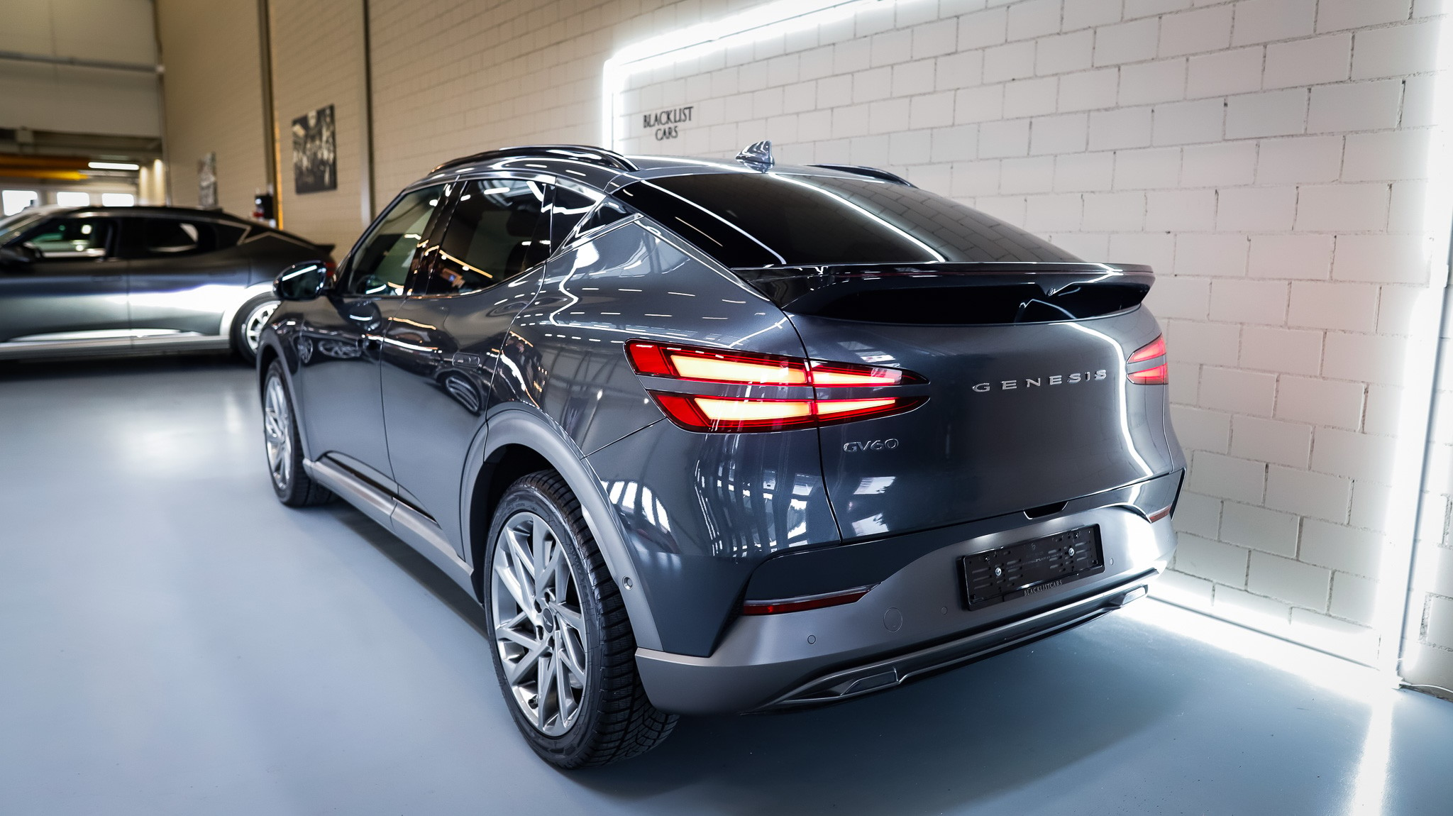 listing desktop thumbnail image 4