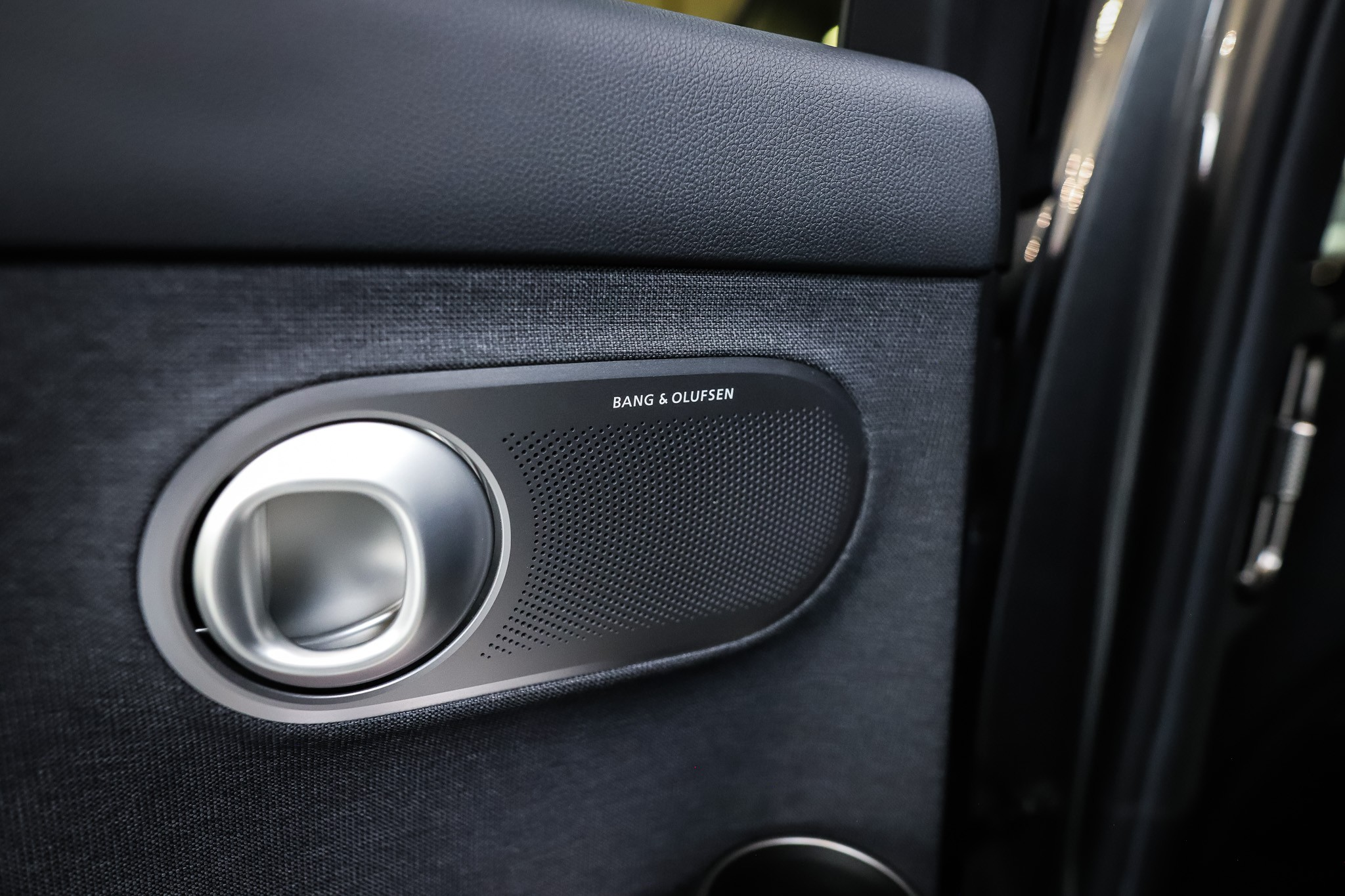 listing desktop thumbnail image 15