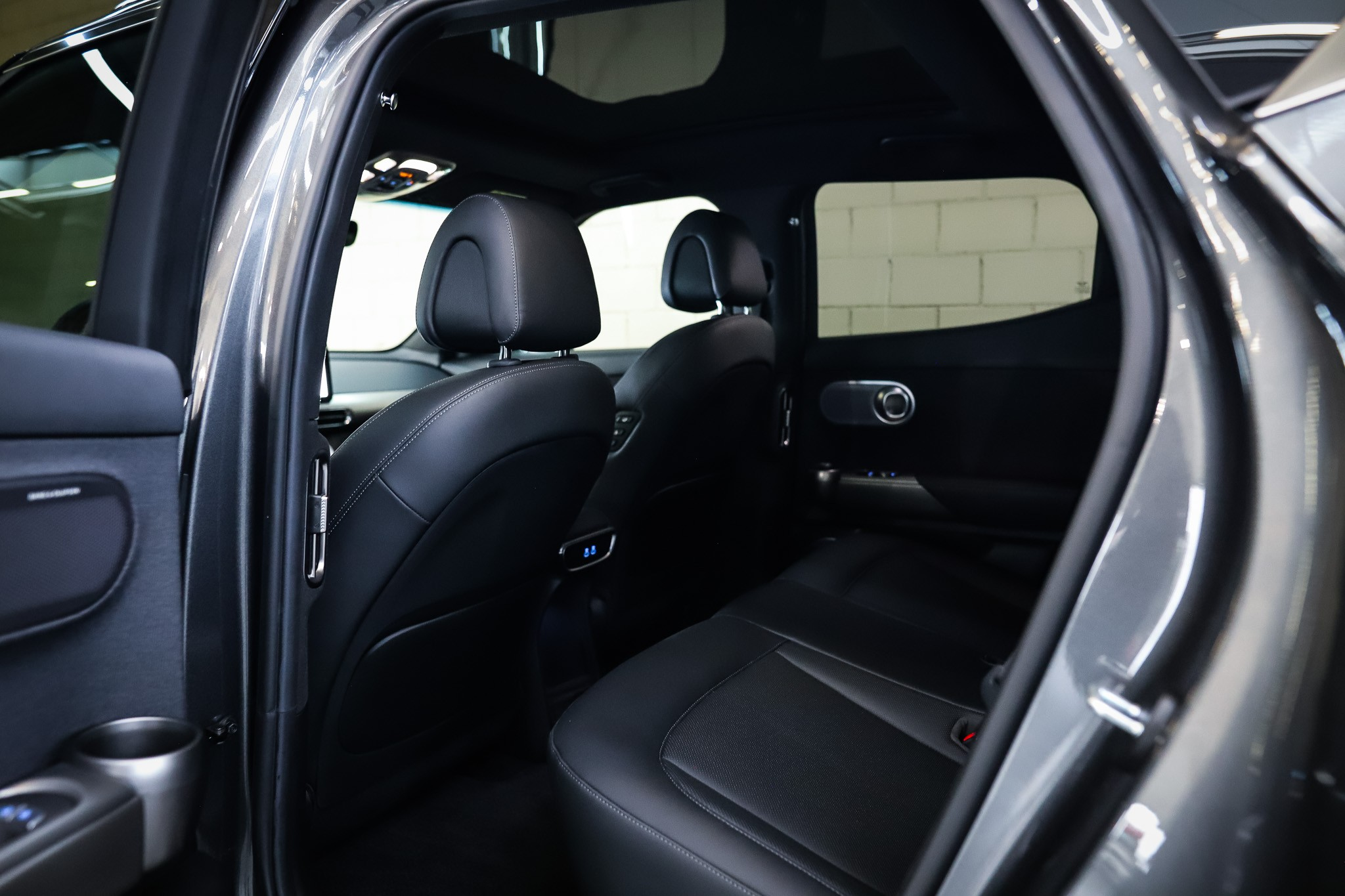 listing desktop thumbnail image 14