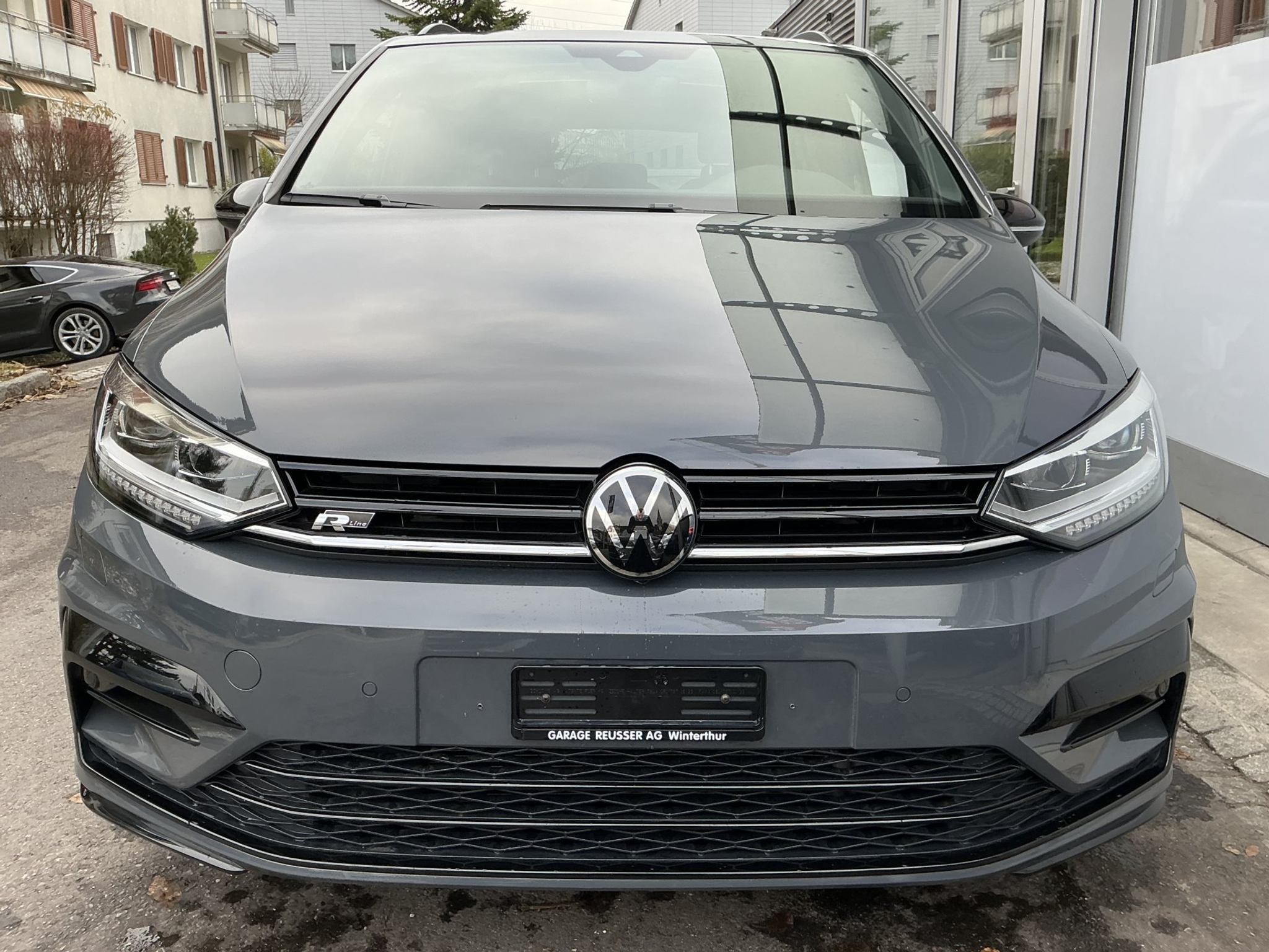 listing desktop thumbnail image 1