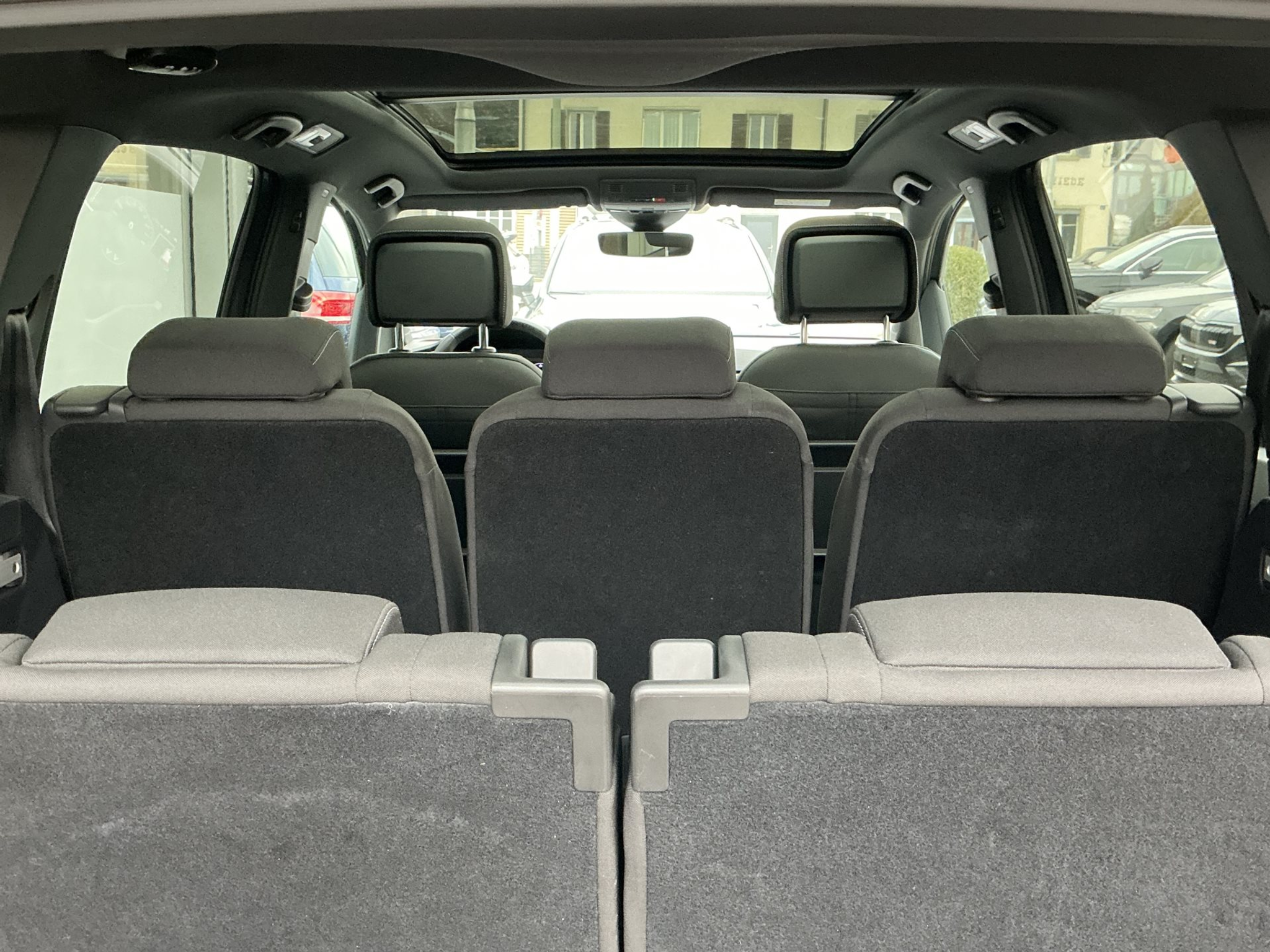 listing desktop thumbnail image 27