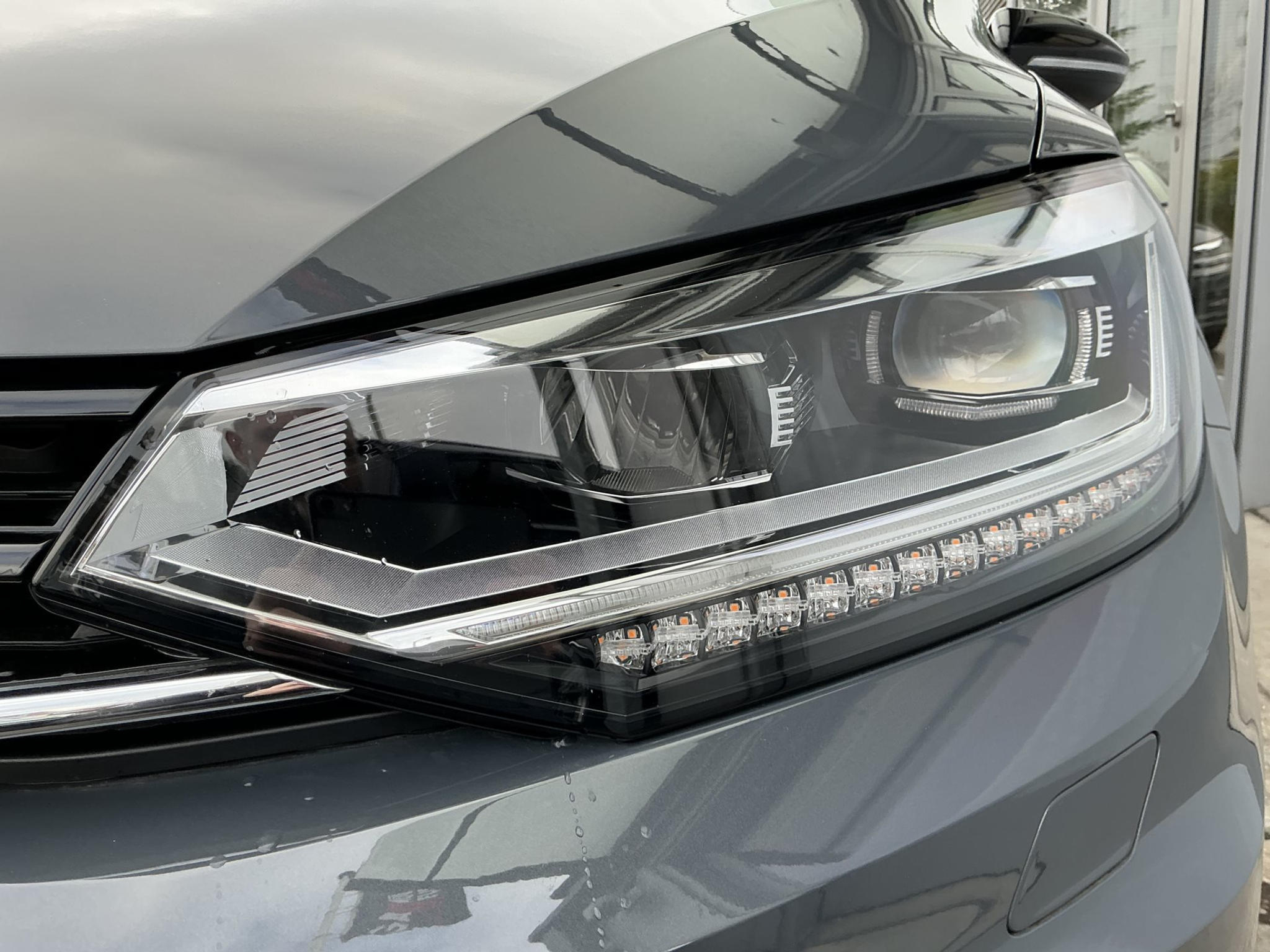 listing desktop thumbnail image 6