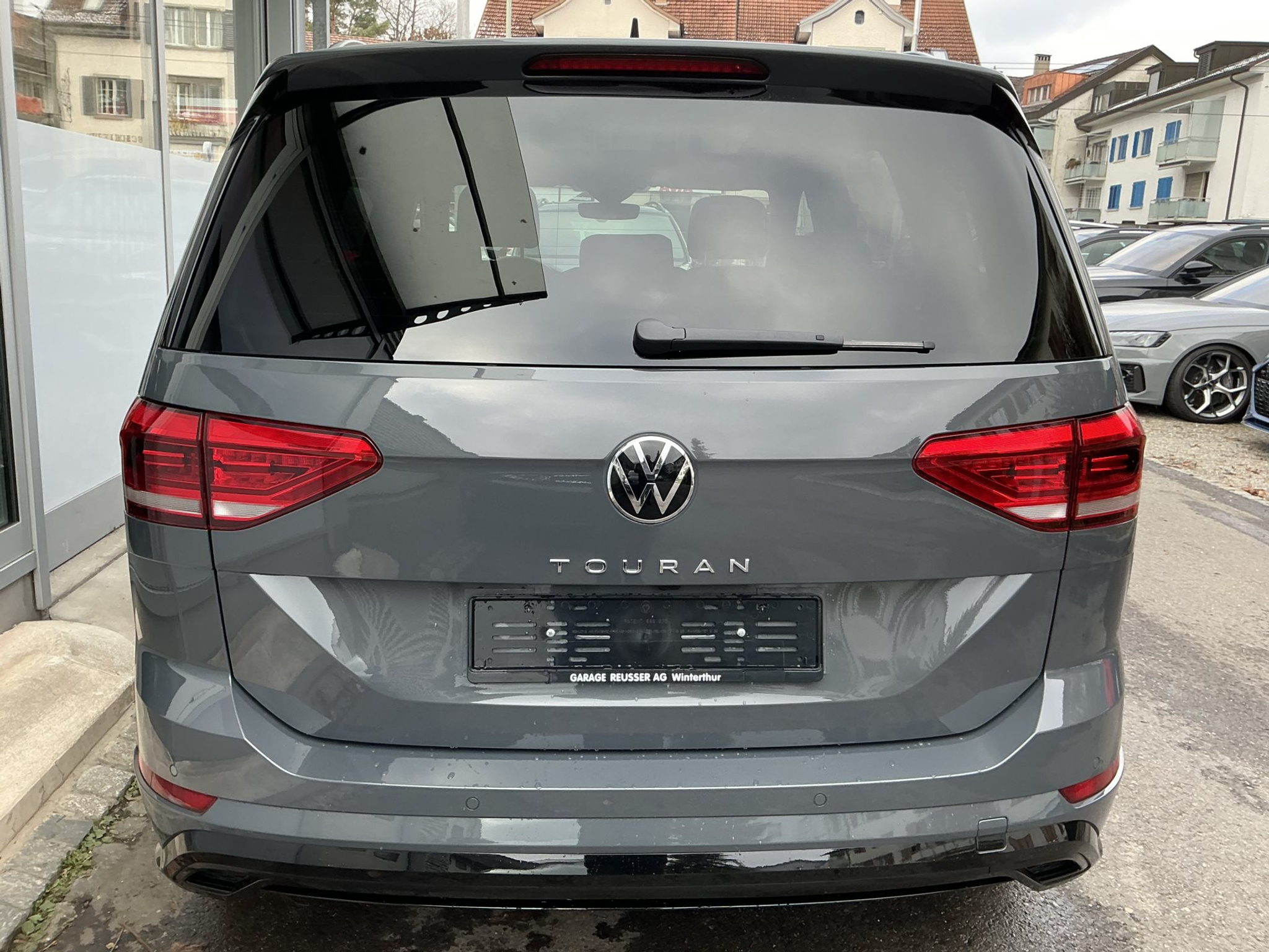 listing desktop thumbnail image 4