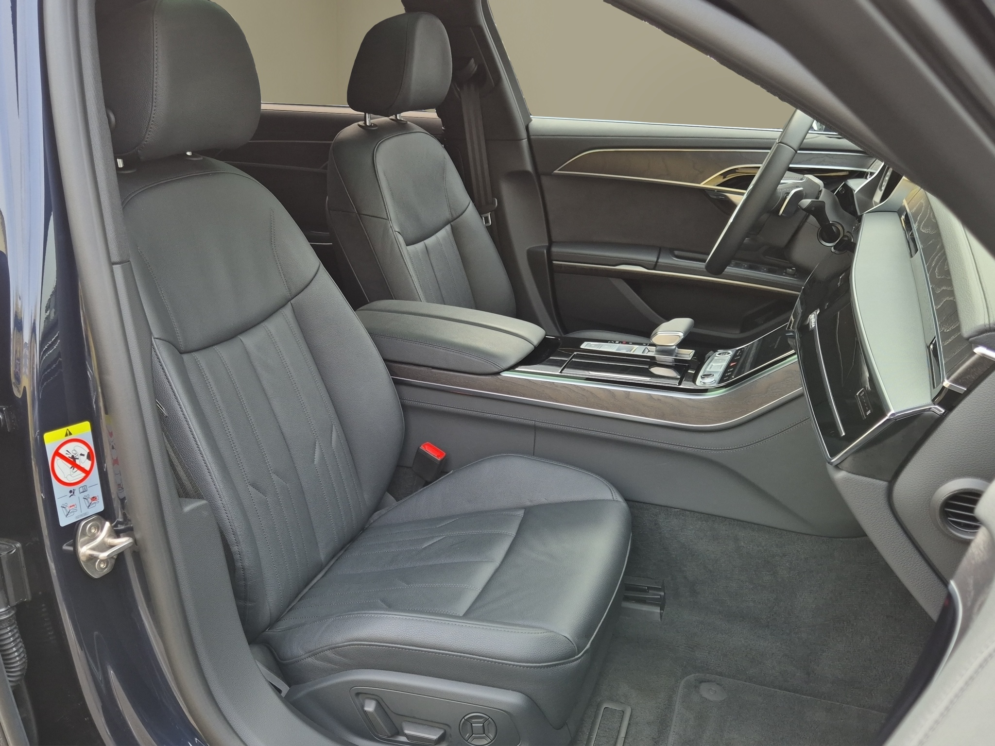 listing desktop thumbnail image 16