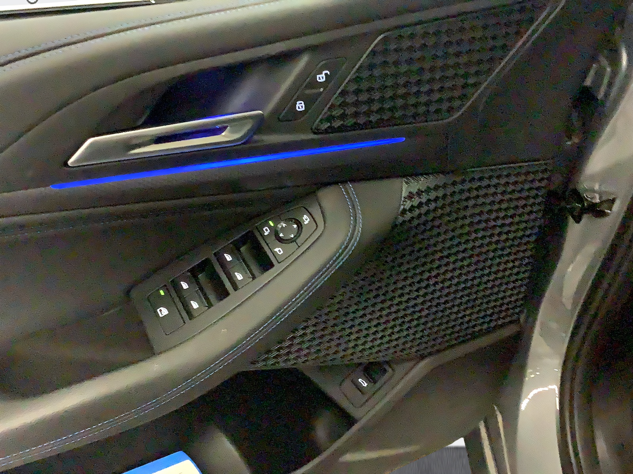 listing desktop thumbnail image 18