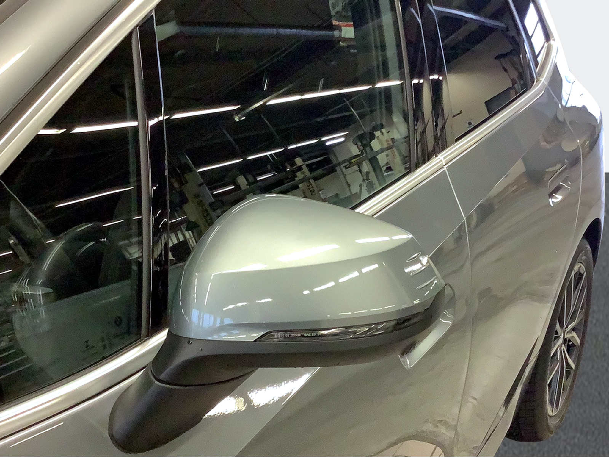 listing desktop thumbnail image 9