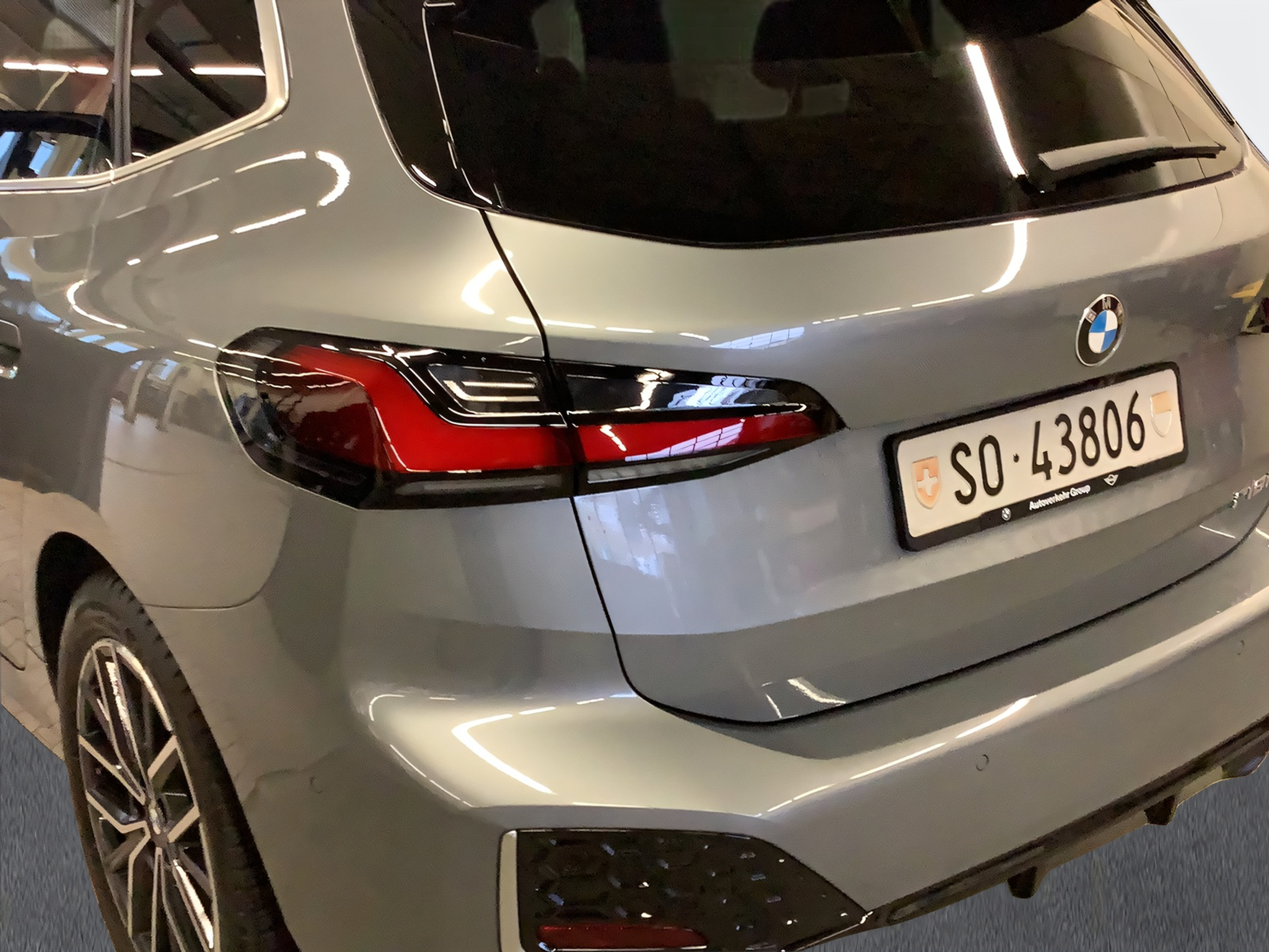 listing desktop thumbnail image 10