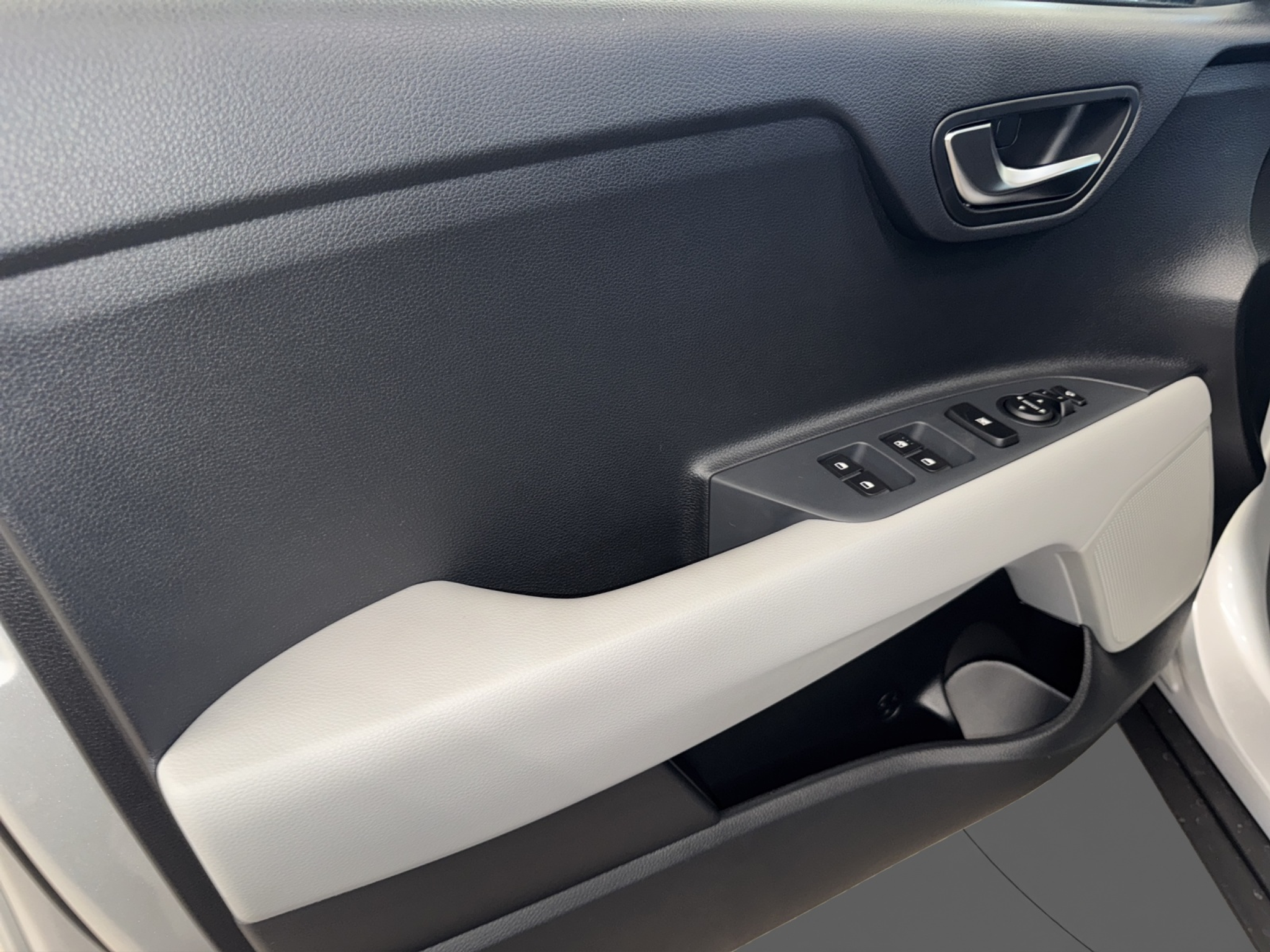 listing desktop thumbnail image 9