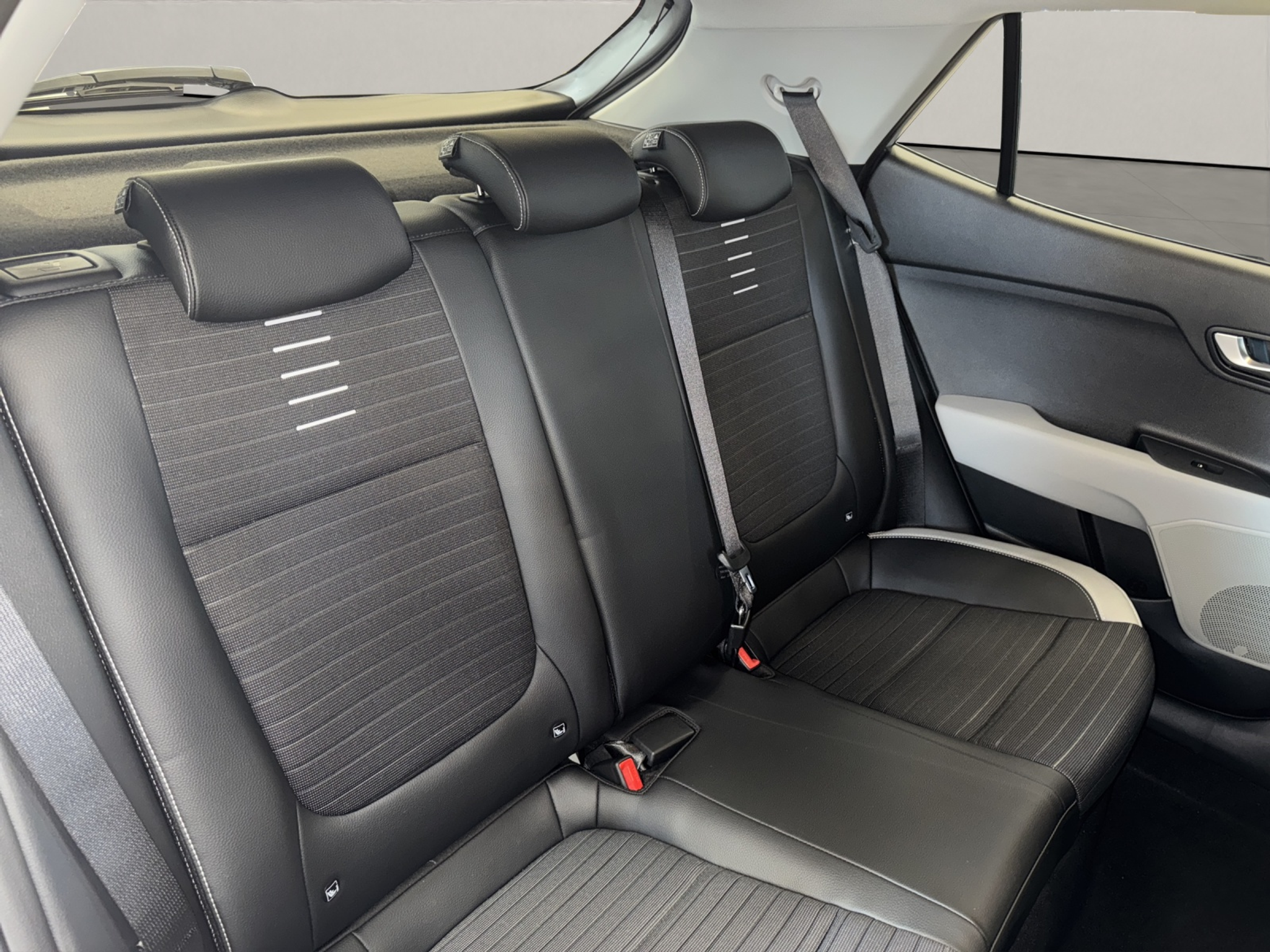 listing desktop thumbnail image 13