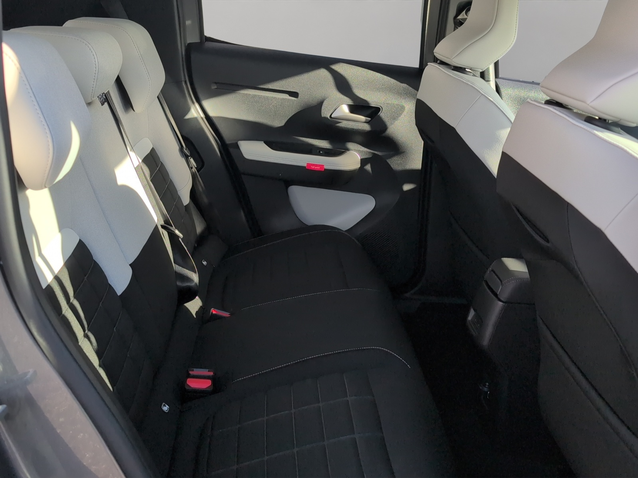 listing desktop thumbnail image 11