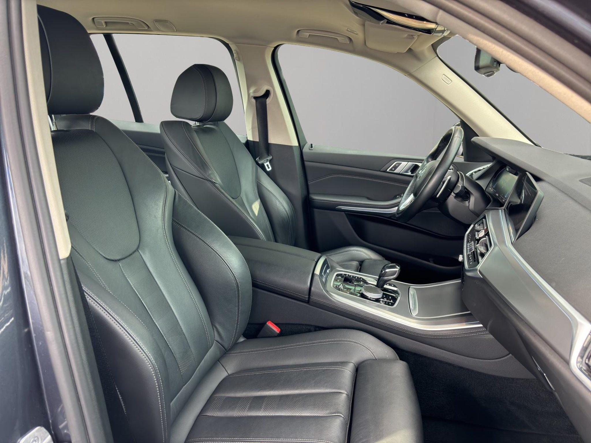 listing desktop thumbnail image 10