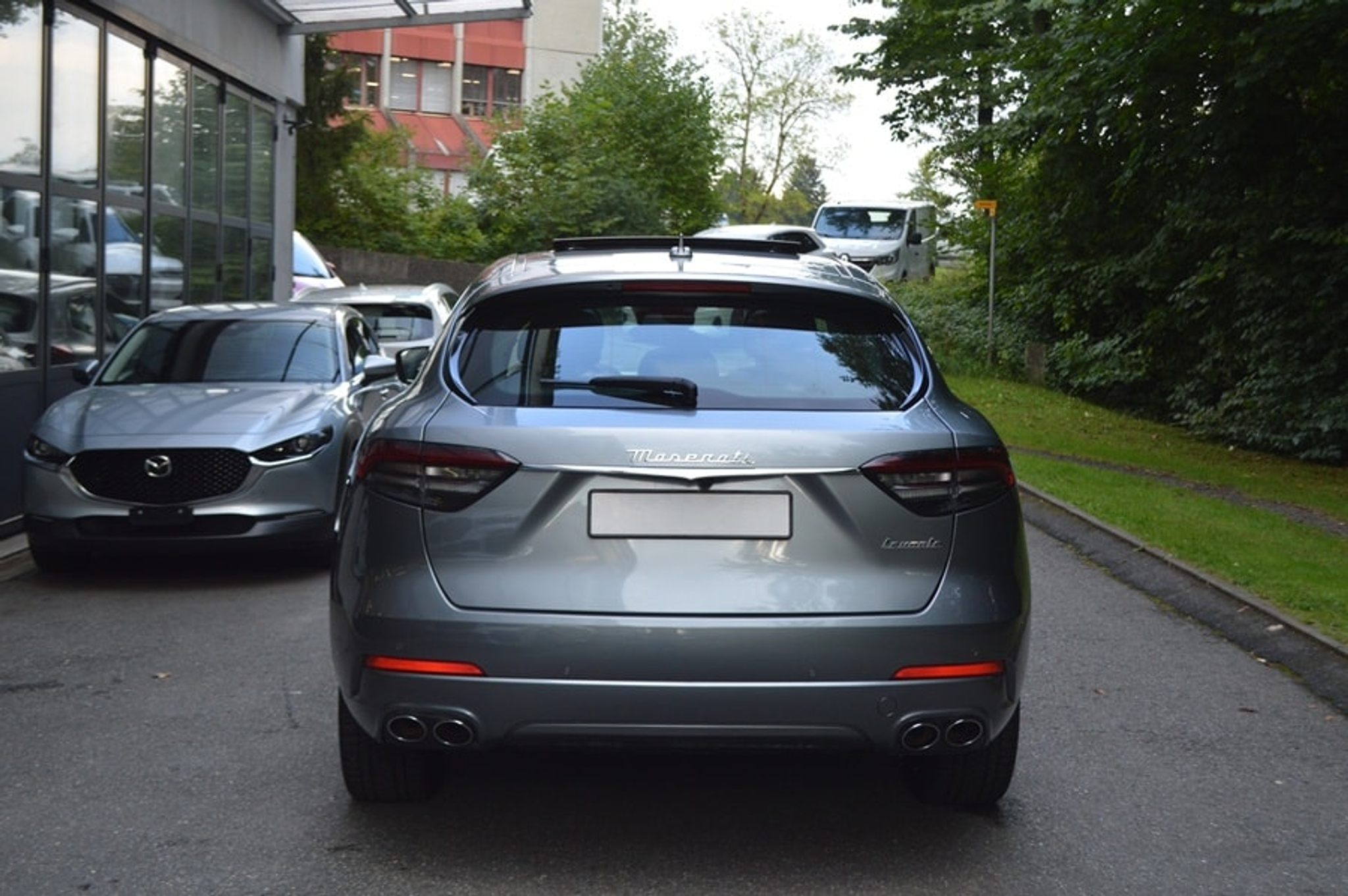 listing desktop thumbnail image 11