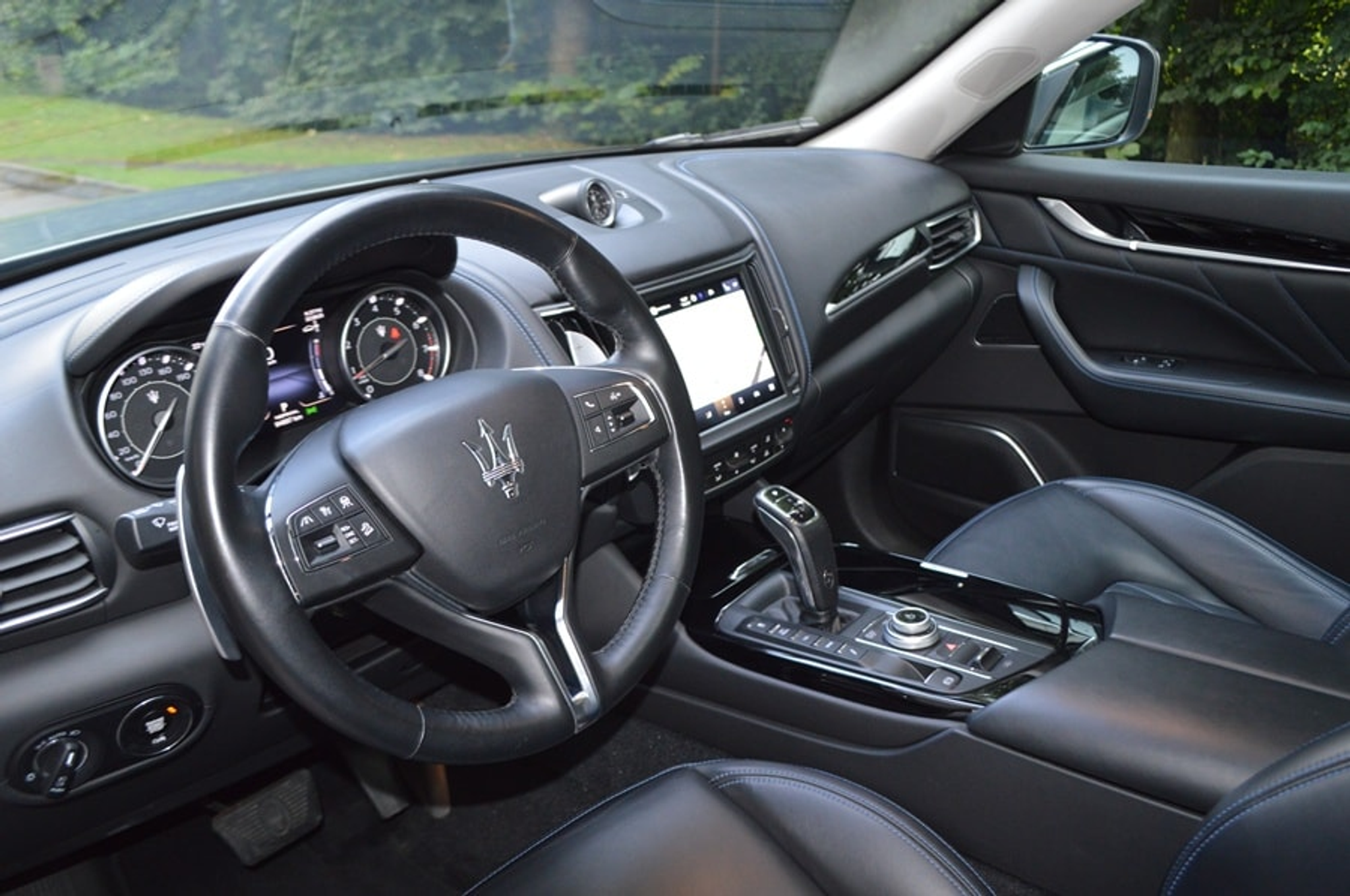 listing desktop thumbnail image 4