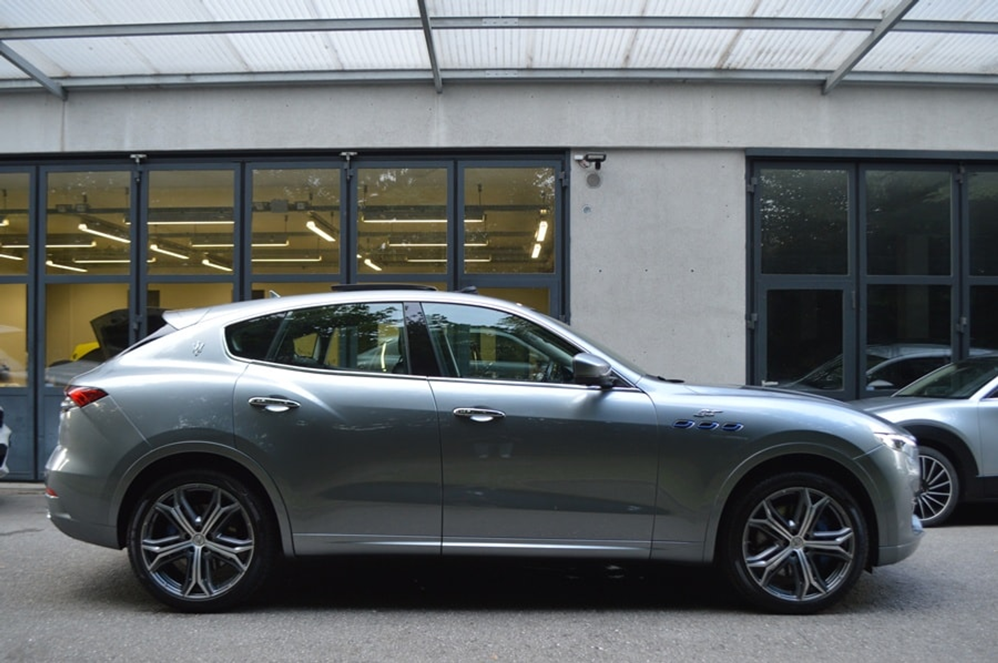 listing desktop thumbnail image 13