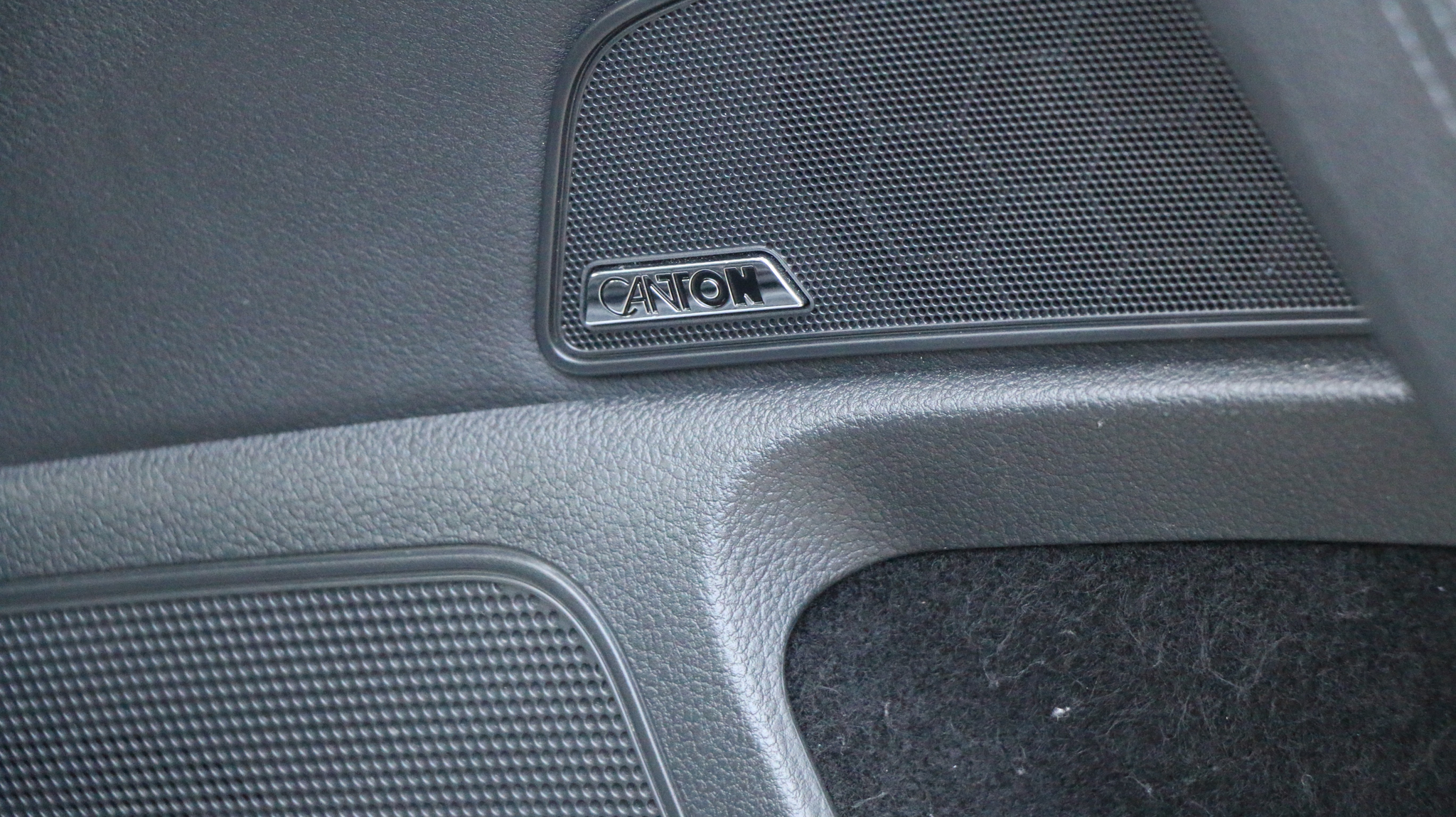 listing desktop thumbnail image 25