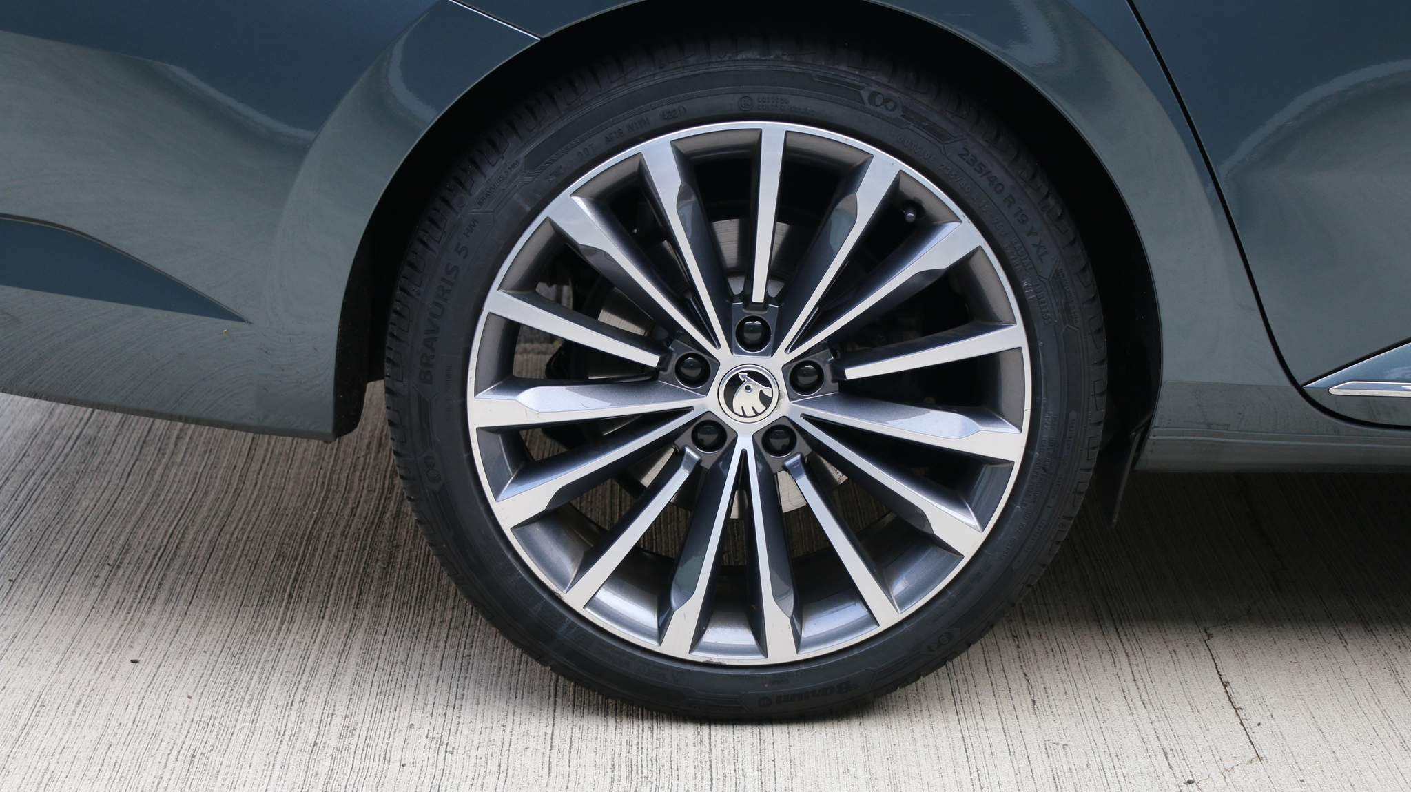 listing desktop thumbnail image 32