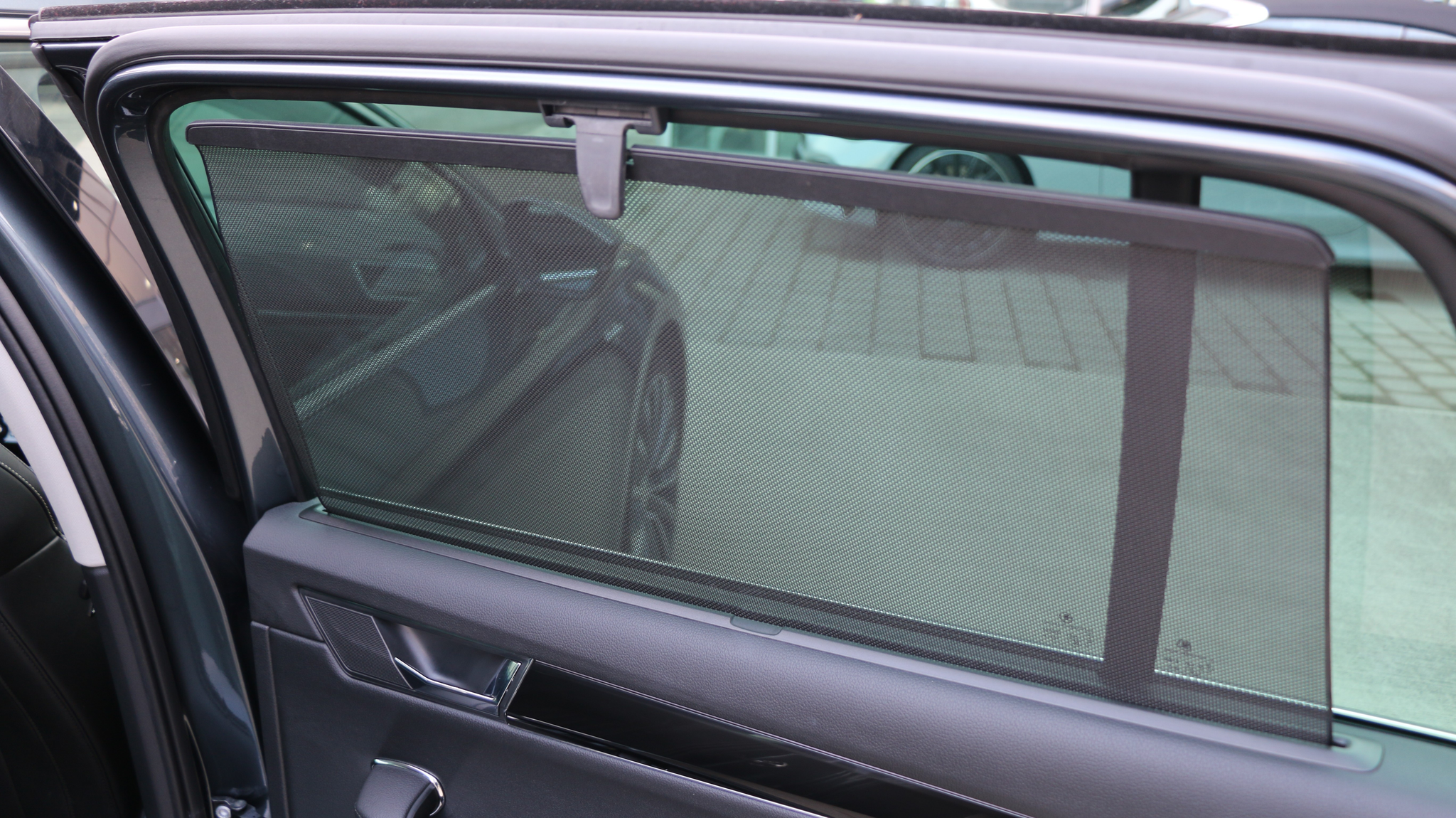 listing desktop thumbnail image 23