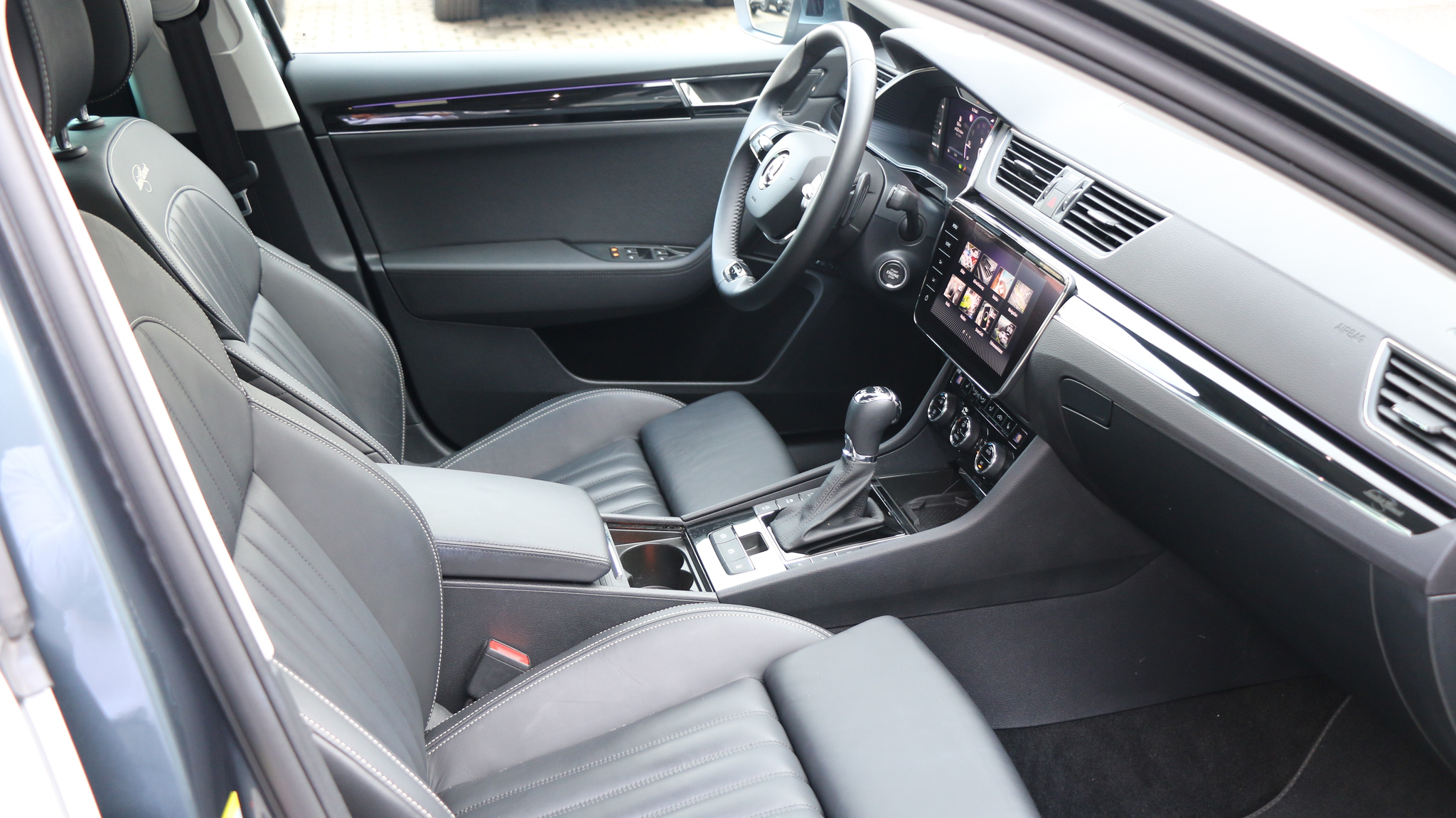 listing desktop thumbnail image 30