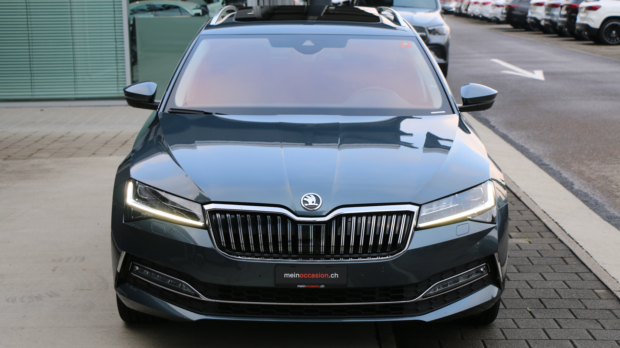 listing desktop thumbnail image 7