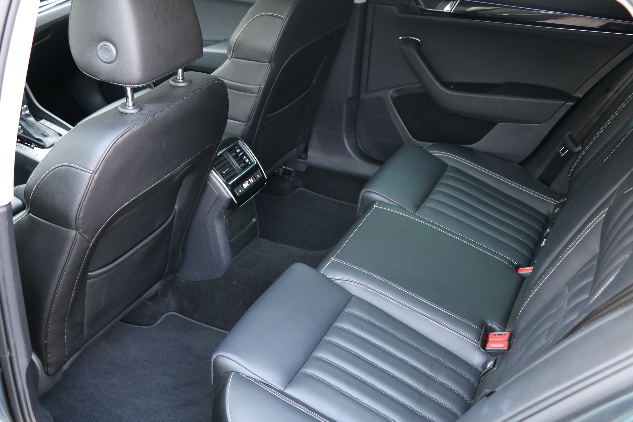 listing desktop thumbnail image 19