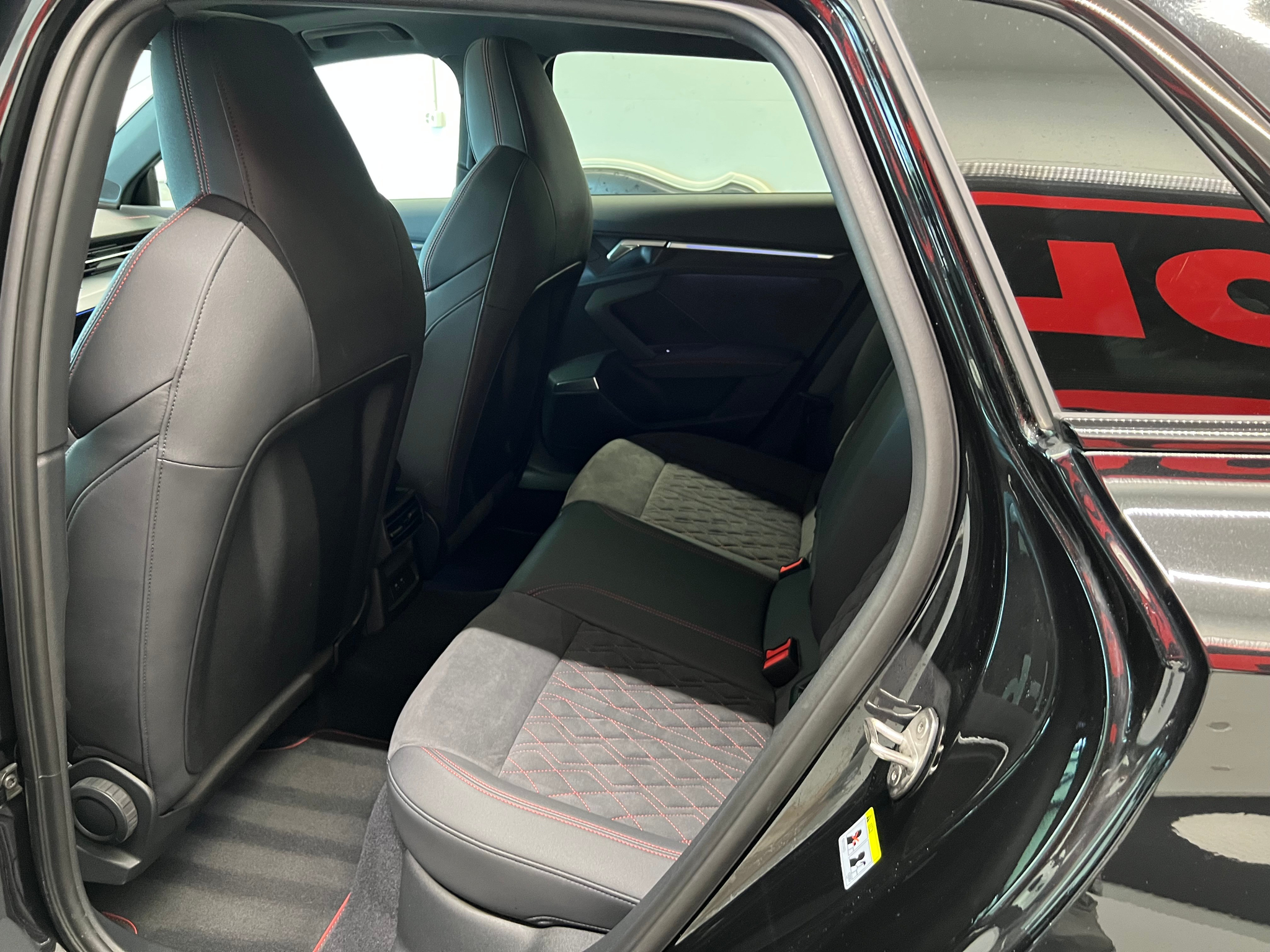 listing desktop thumbnail image 17