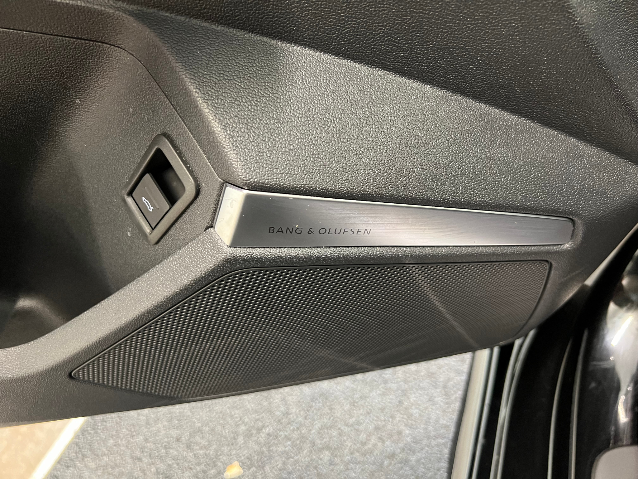 listing desktop thumbnail image 14