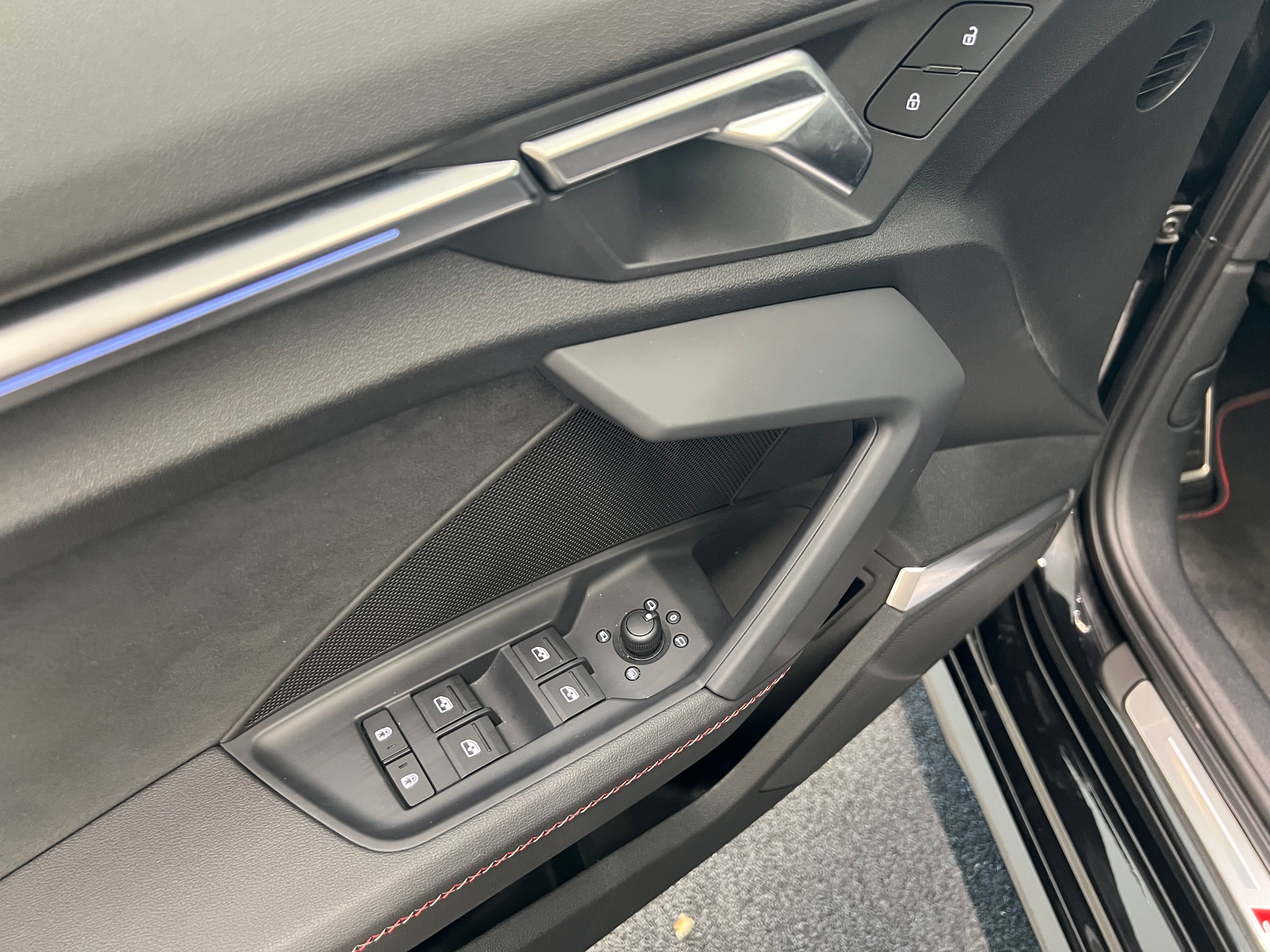 listing desktop thumbnail image 13