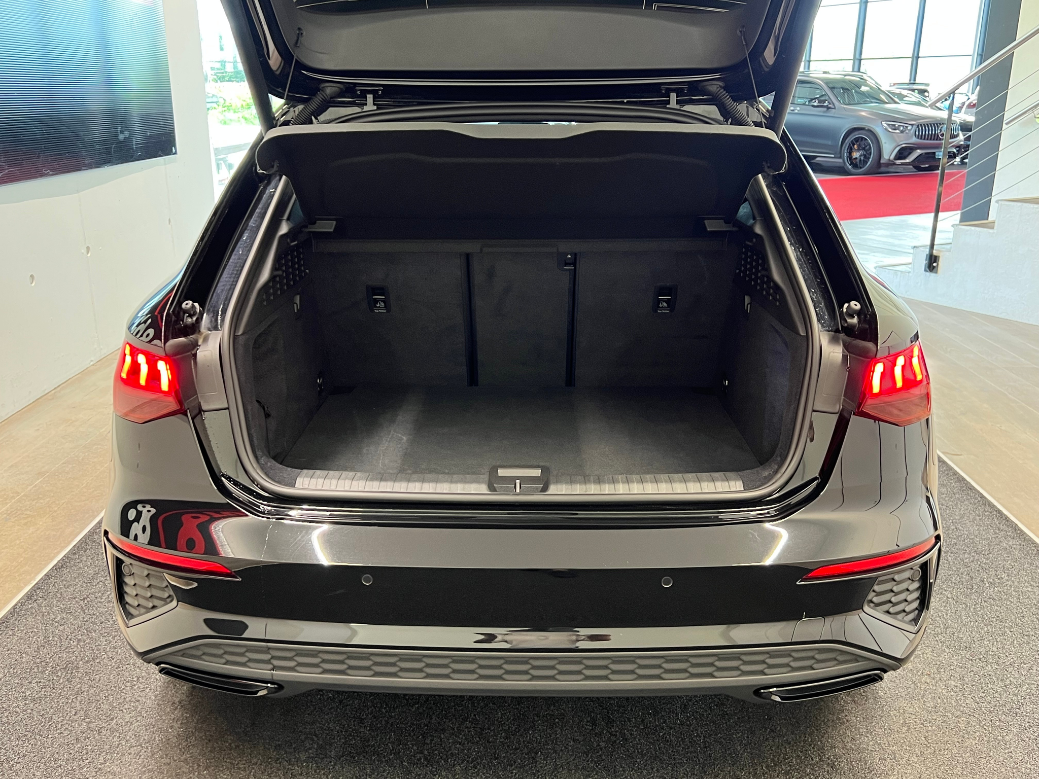 listing desktop thumbnail image 9