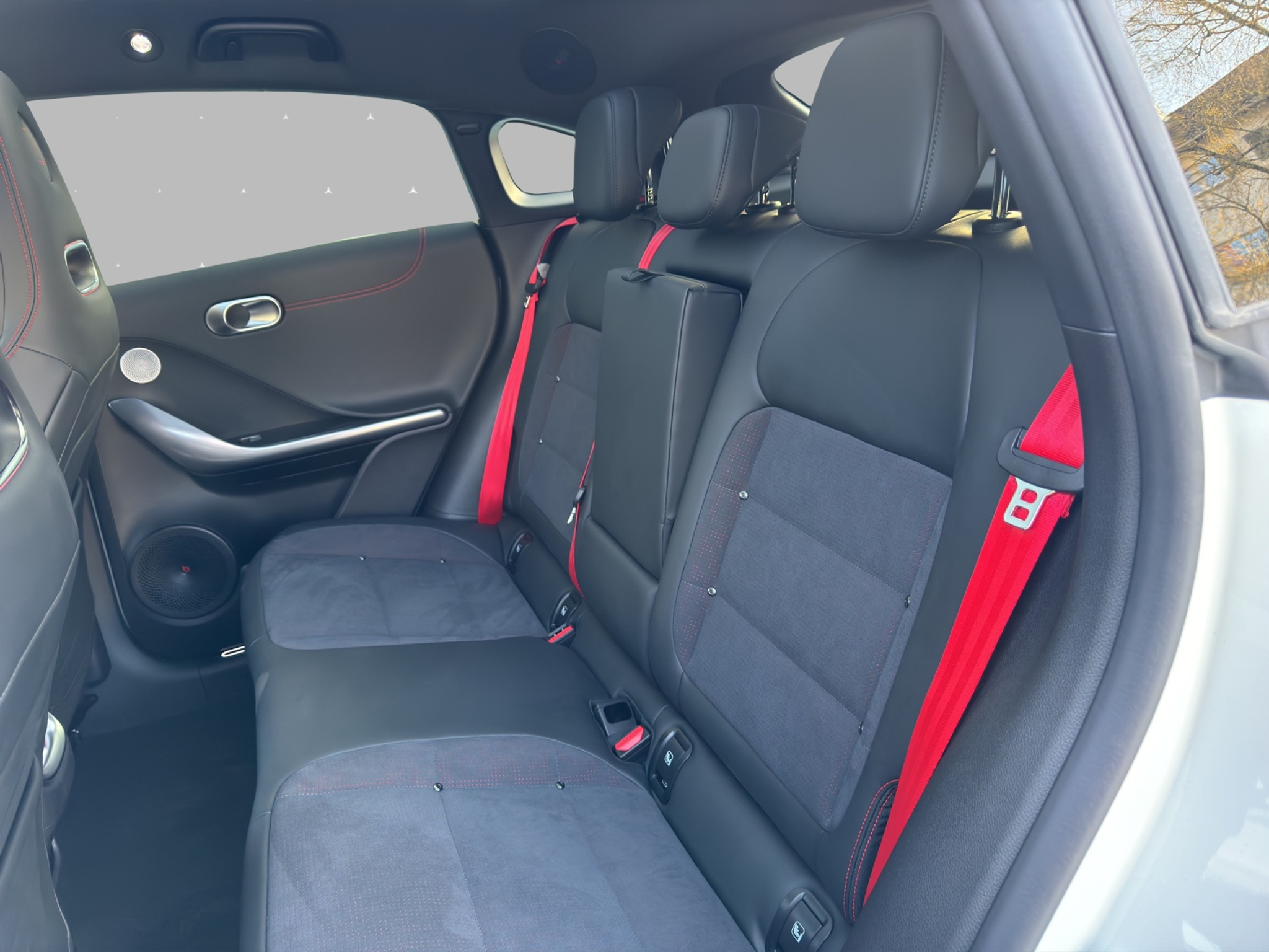 listing desktop thumbnail image 9