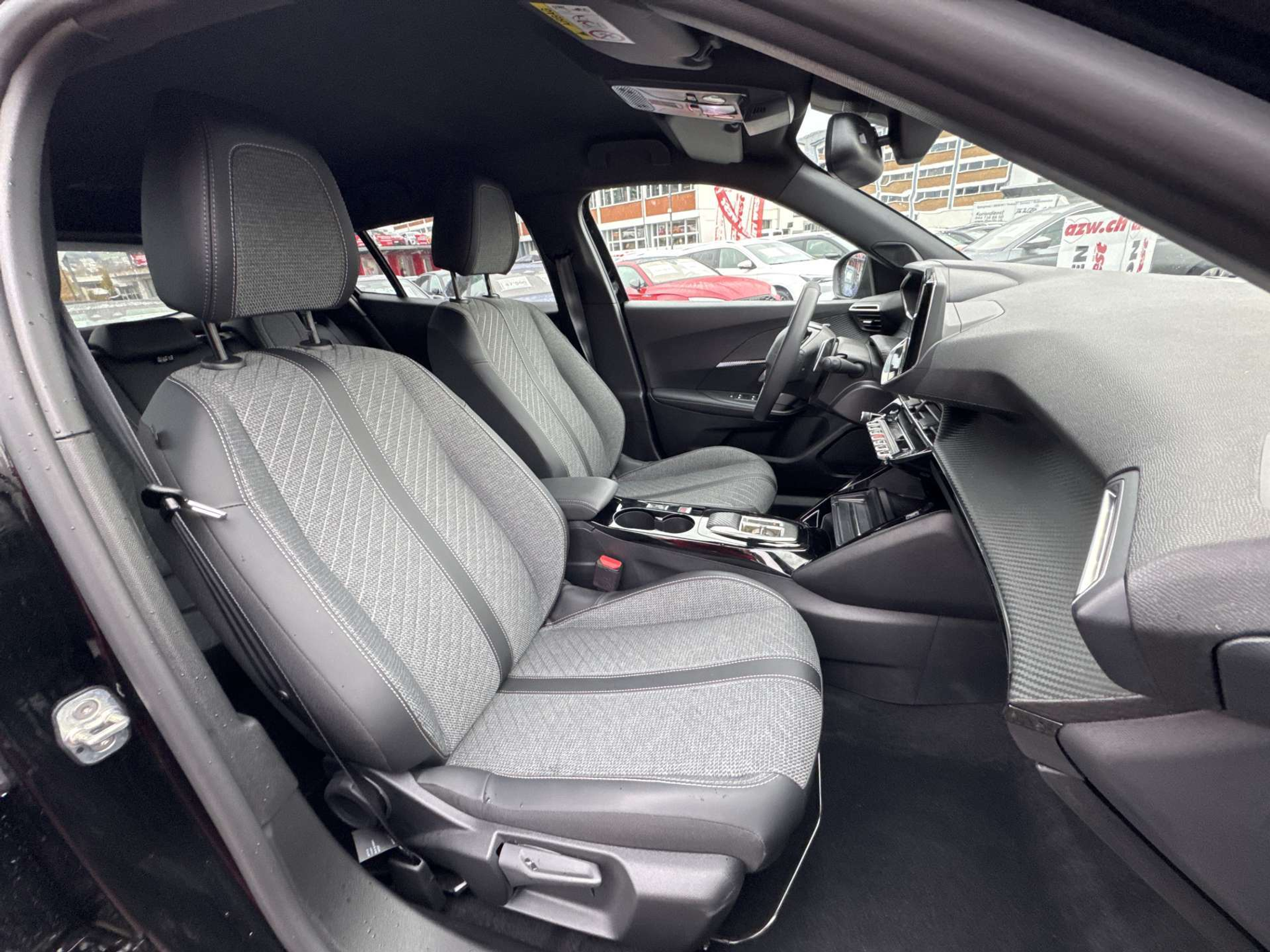 listing desktop thumbnail image 12