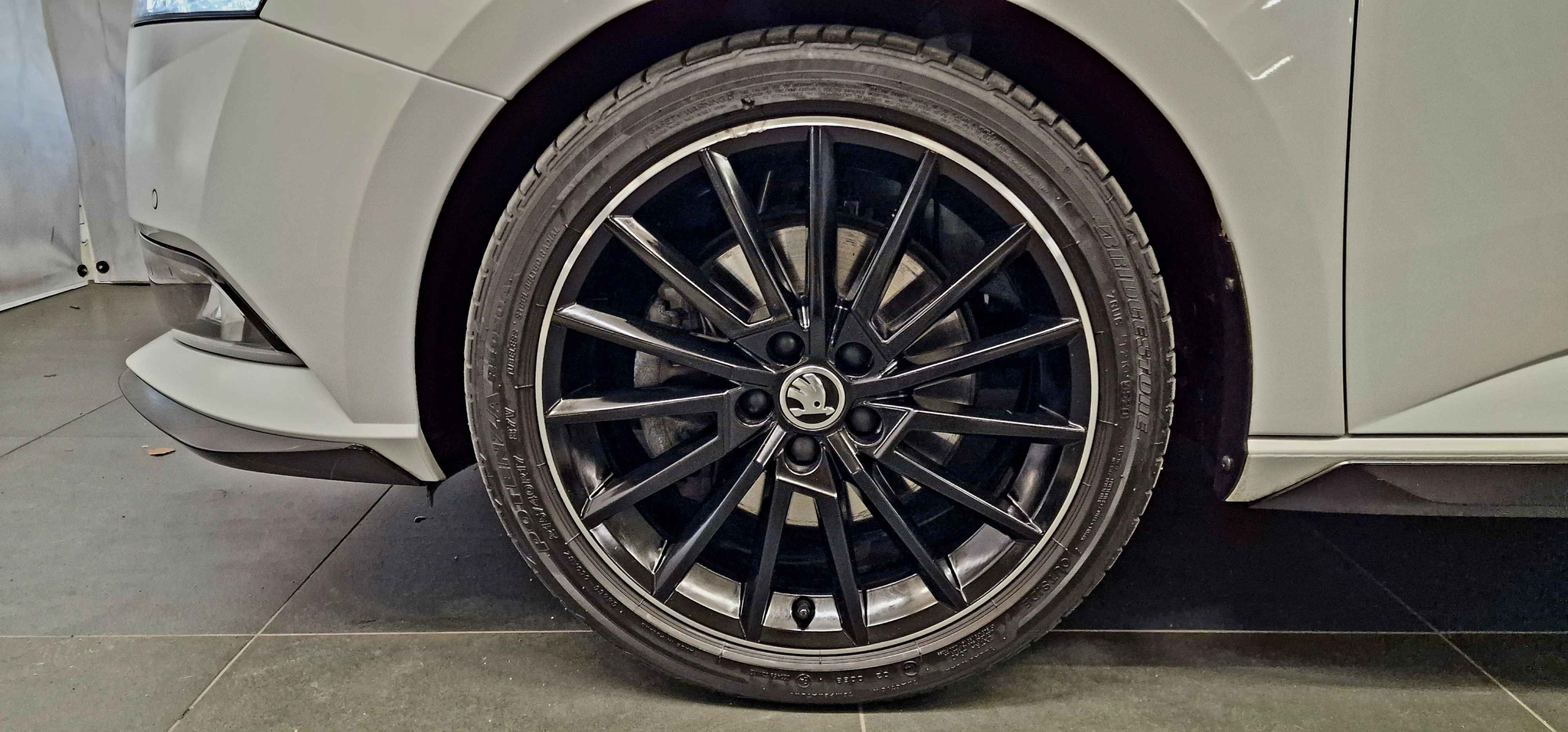 listing desktop thumbnail image 18