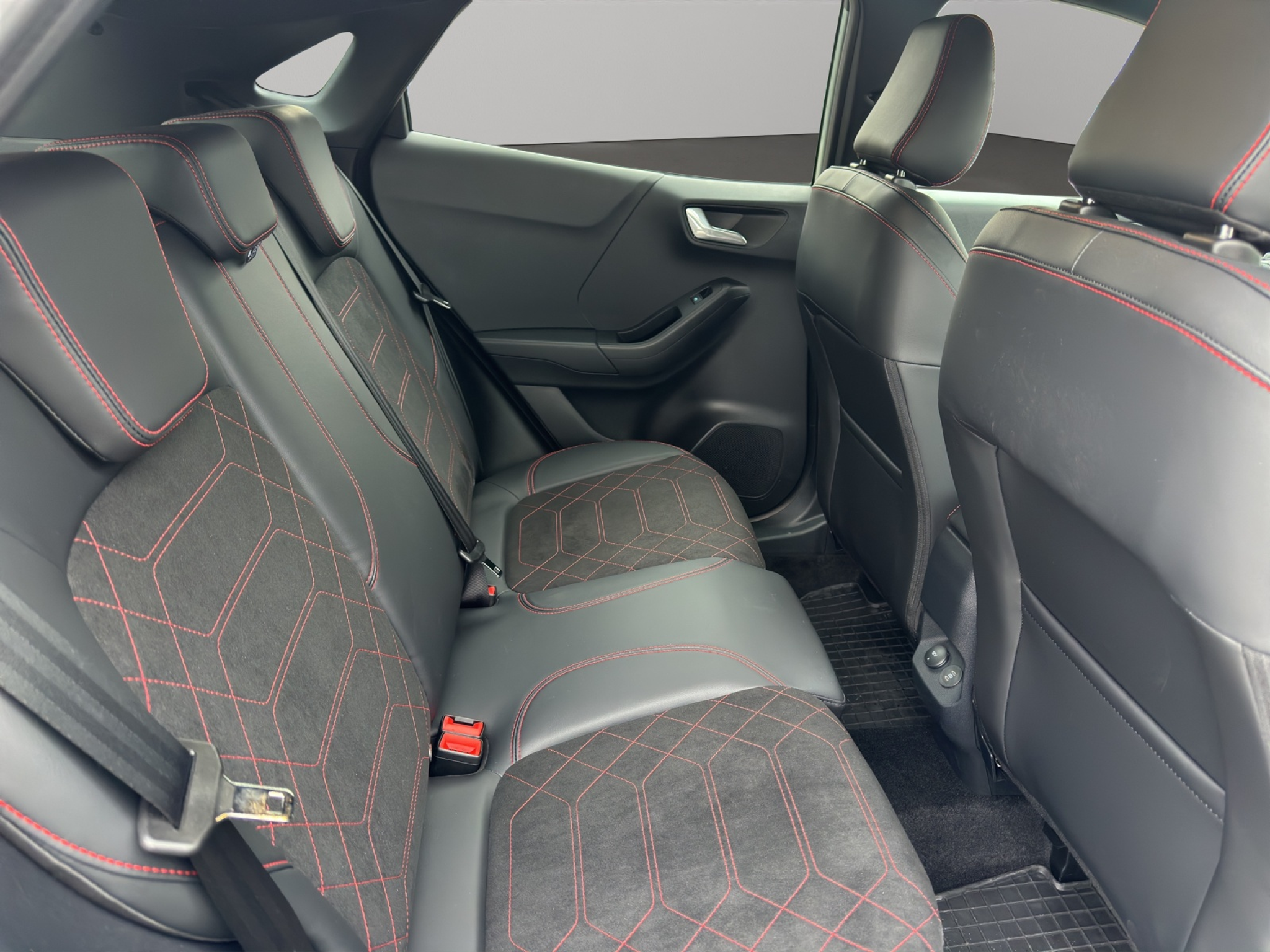 listing desktop thumbnail image 14