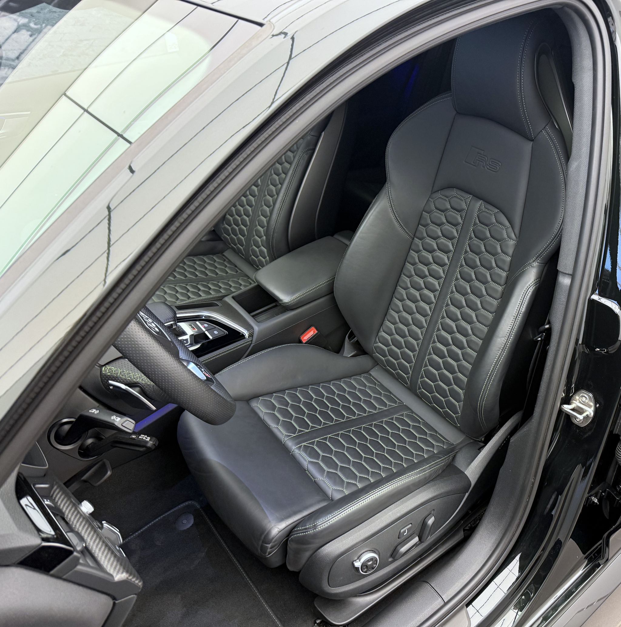 listing desktop thumbnail image 6