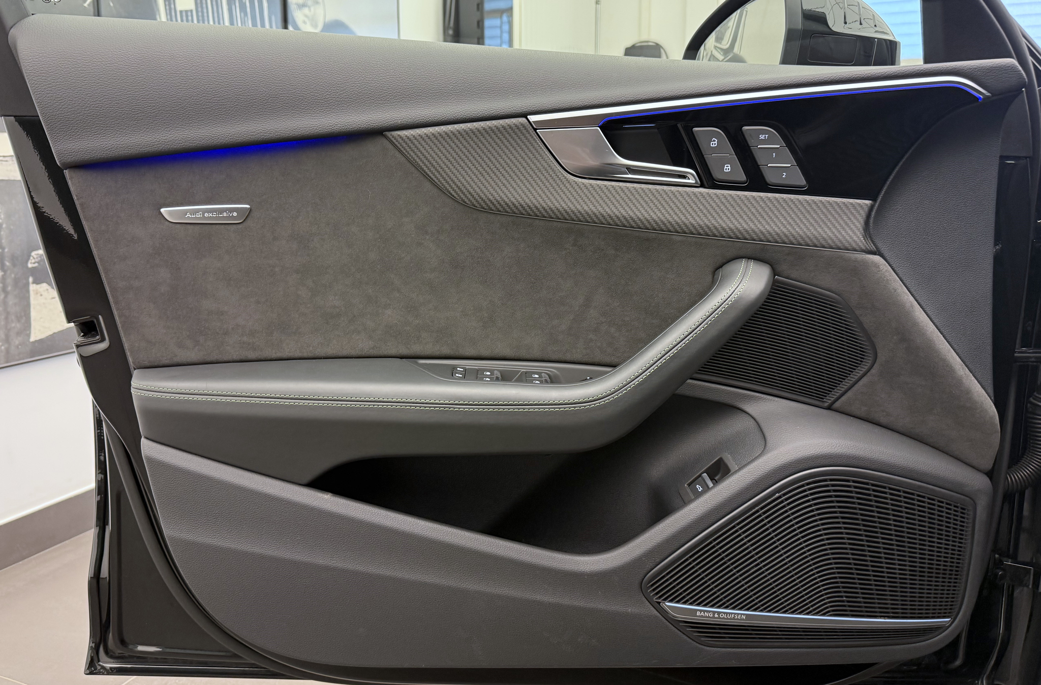 listing desktop thumbnail image 3