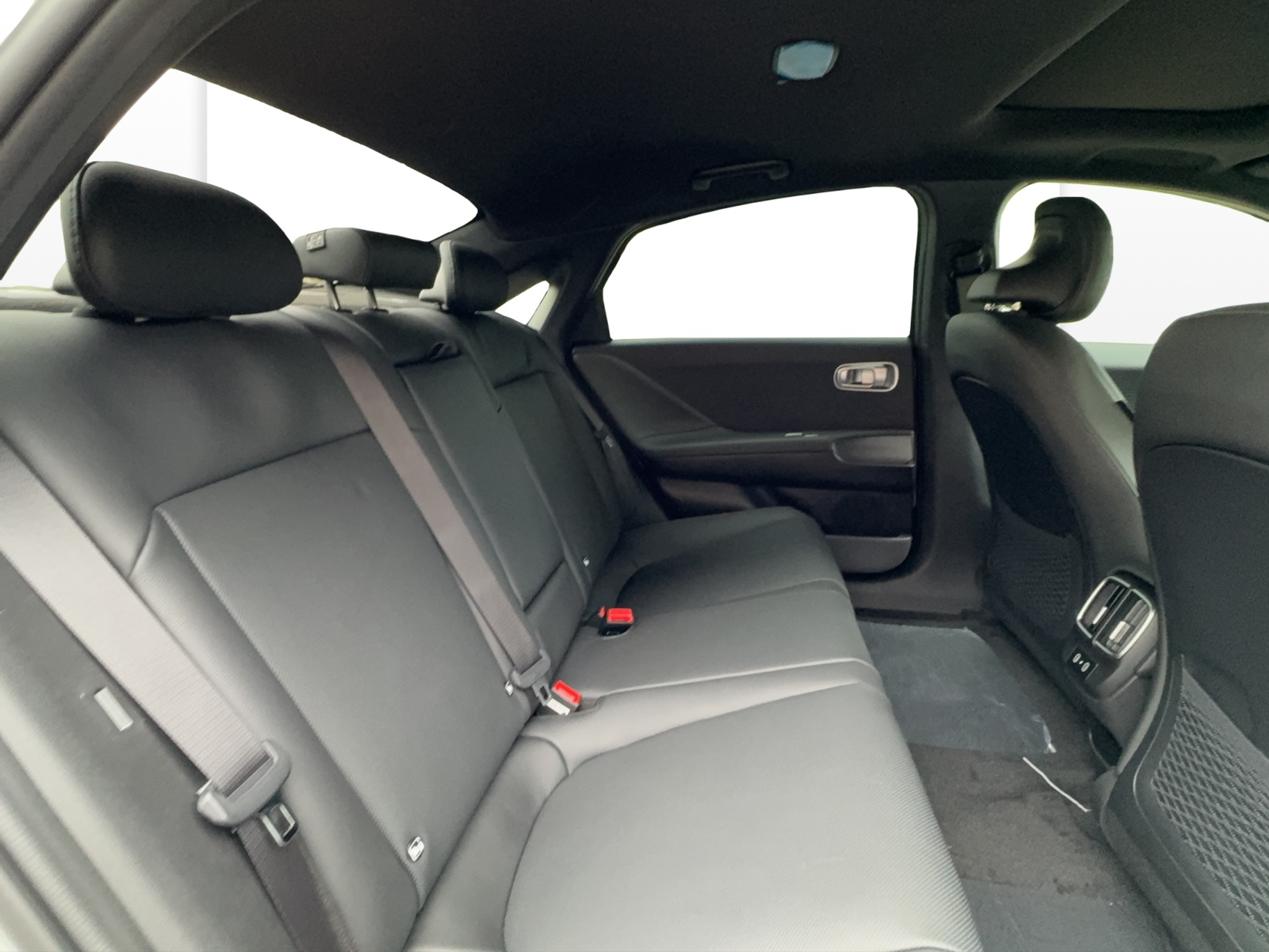 listing desktop thumbnail image 12