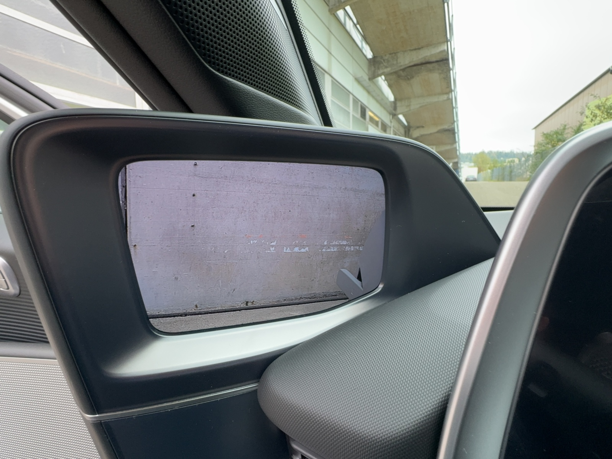 listing desktop thumbnail image 11