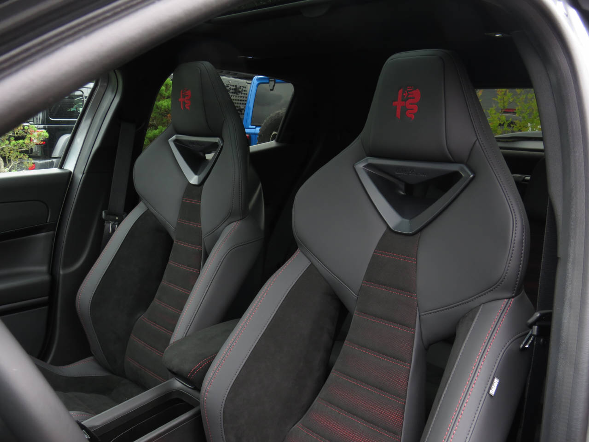 listing desktop thumbnail image 11