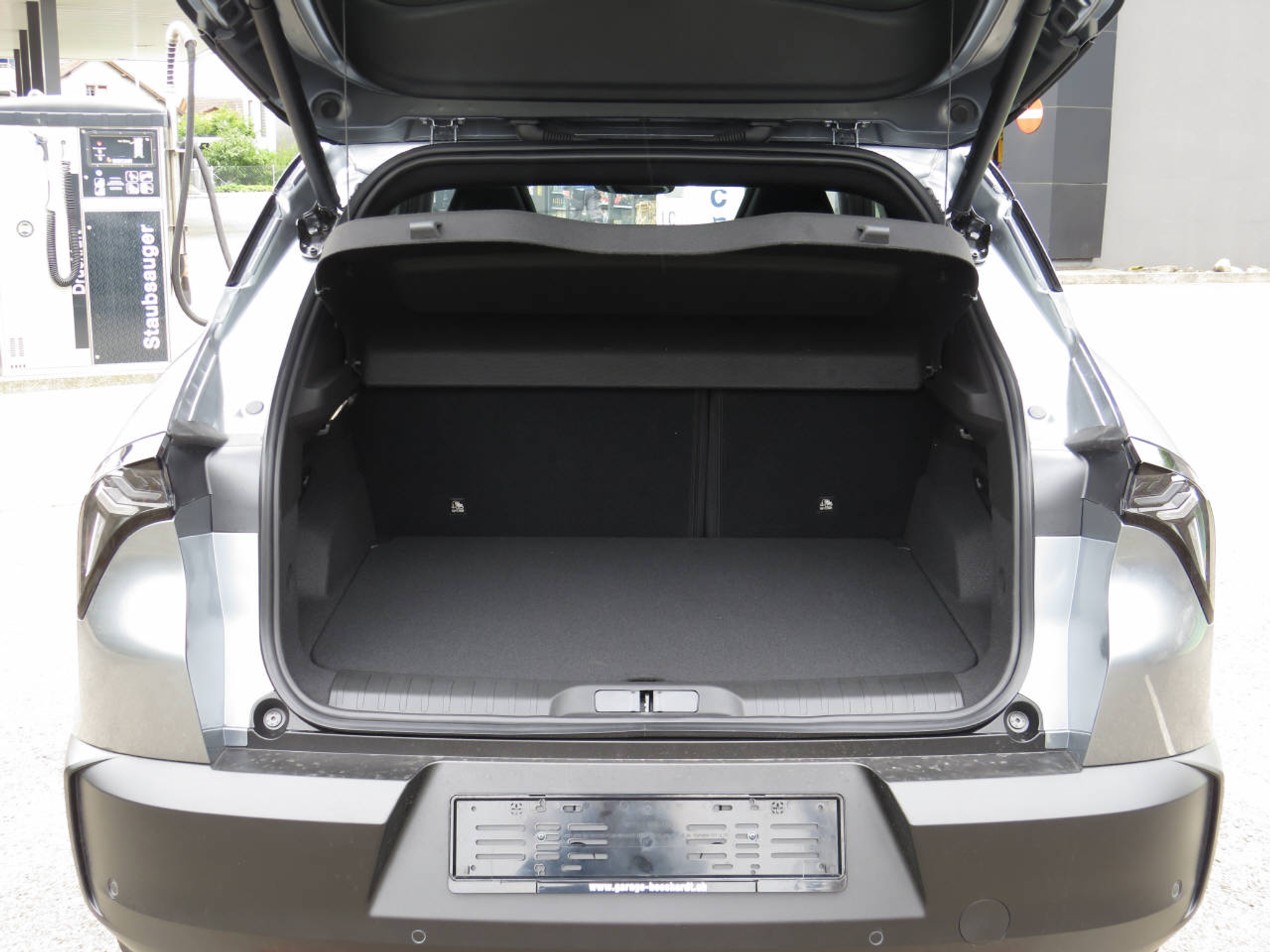 listing desktop thumbnail image 14