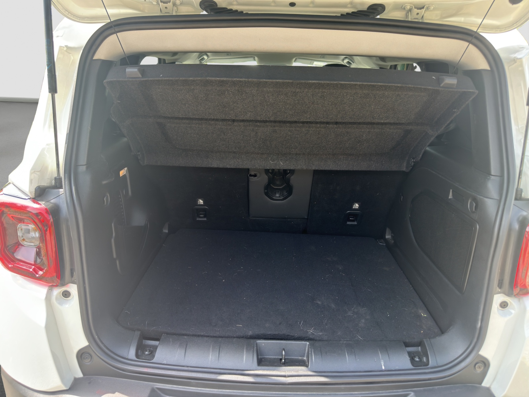 listing desktop thumbnail image 8