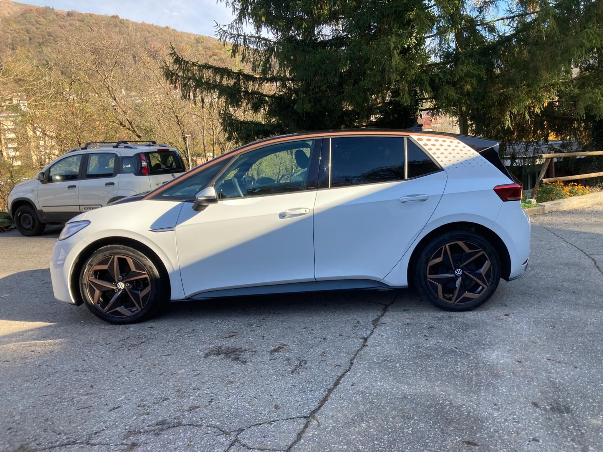 listing desktop thumbnail image 3