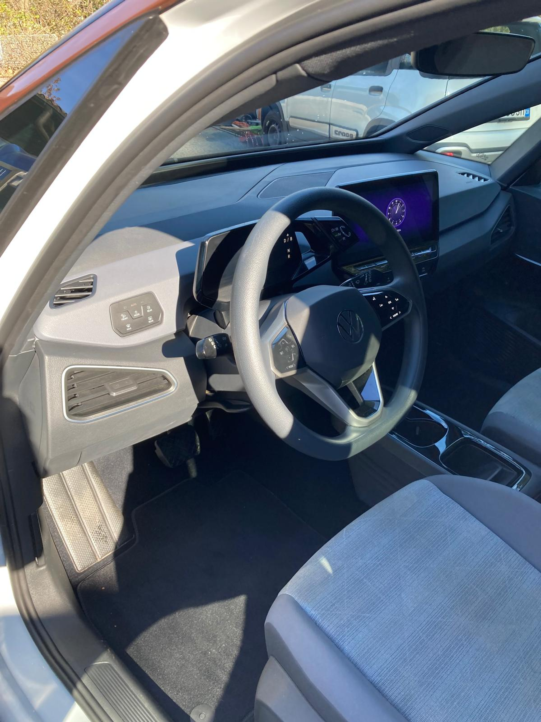 listing desktop thumbnail image 11