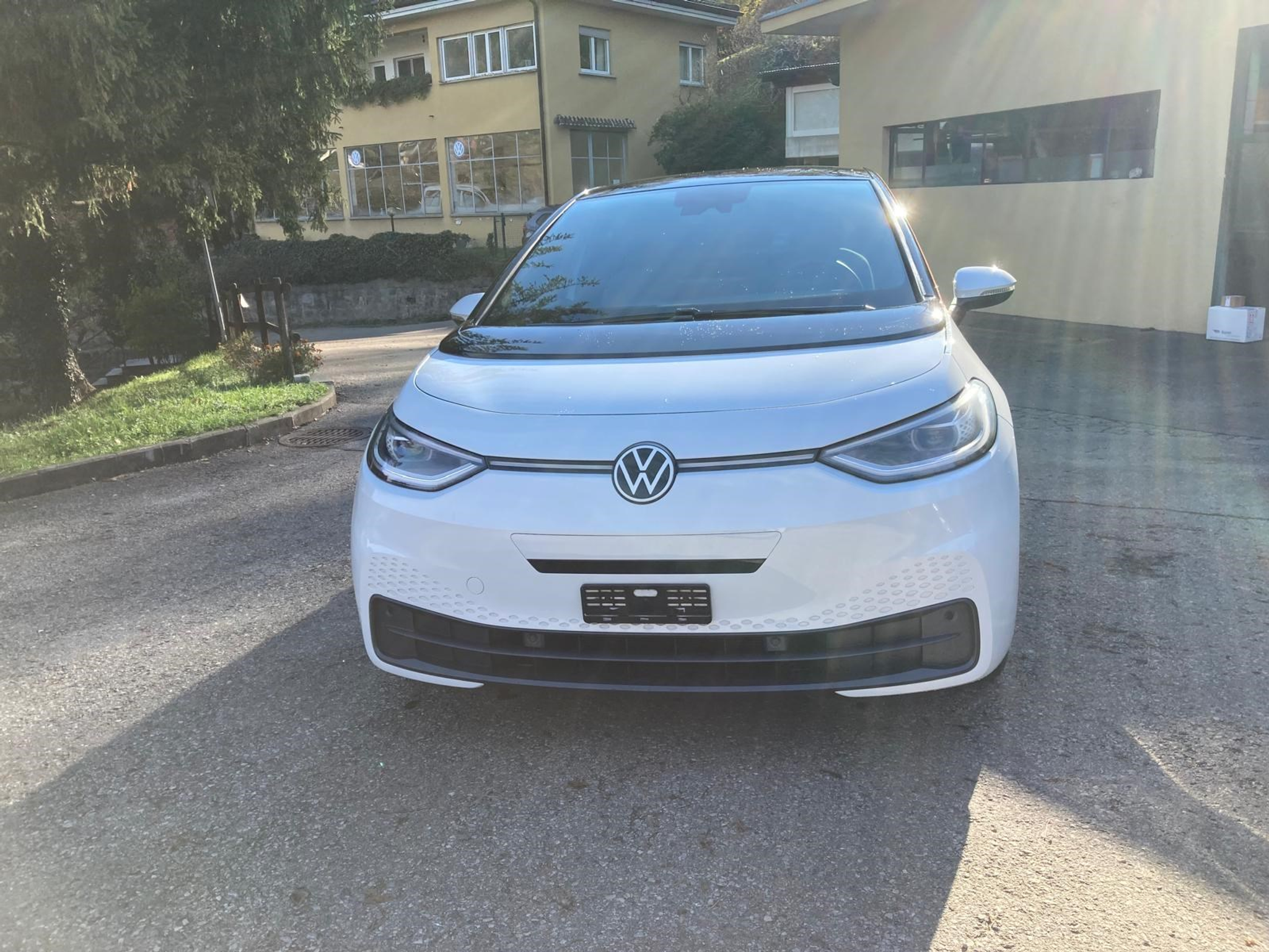 listing desktop thumbnail image 1