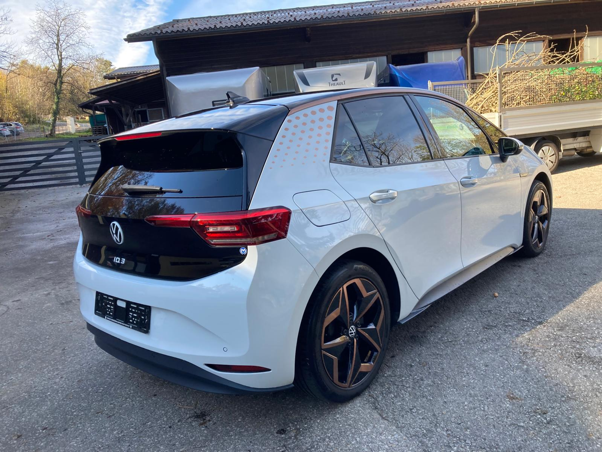 listing desktop thumbnail image 6