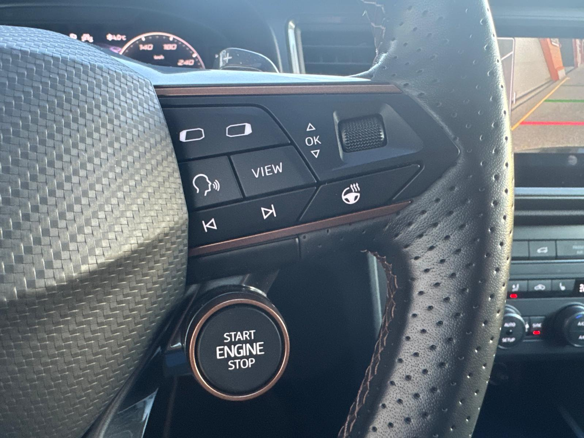 listing desktop thumbnail image 12