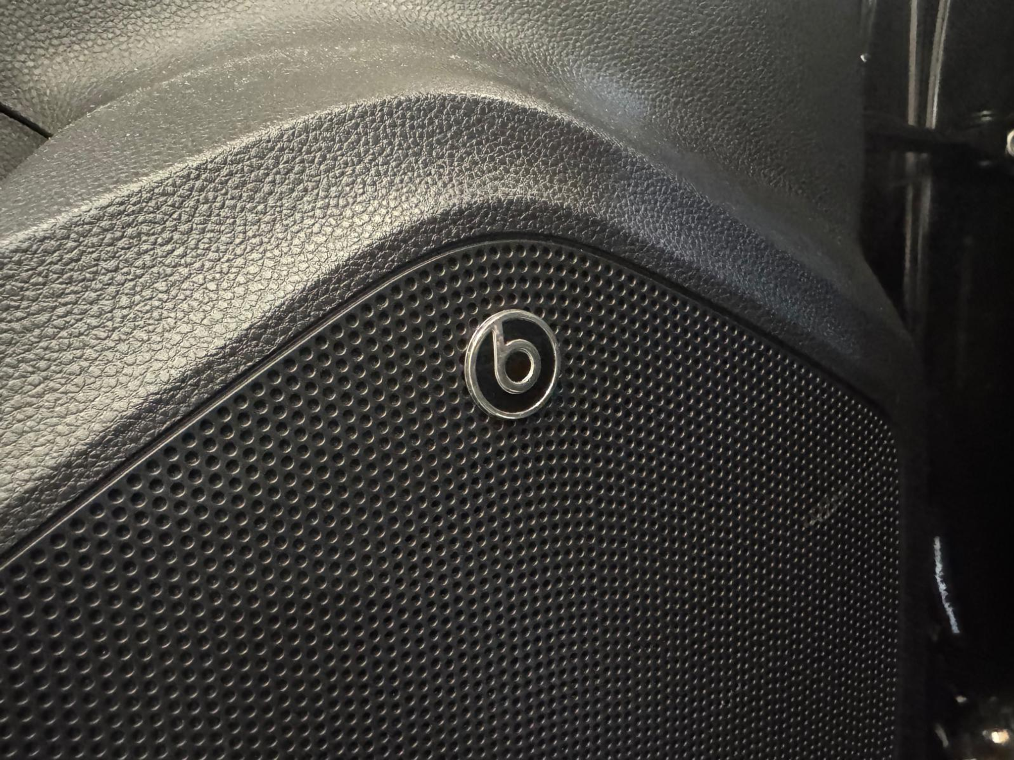 listing desktop thumbnail image 21