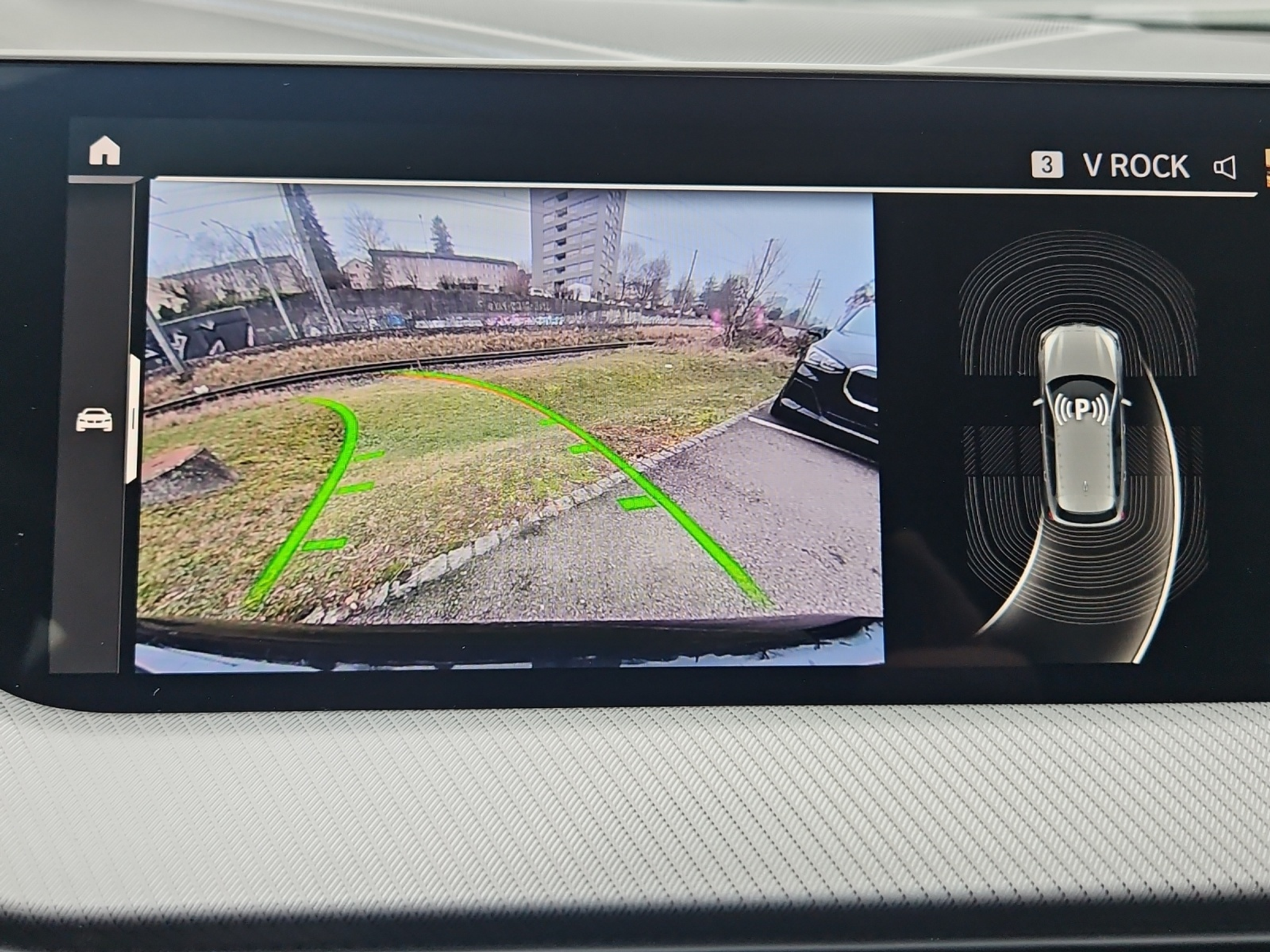 listing desktop thumbnail image 18