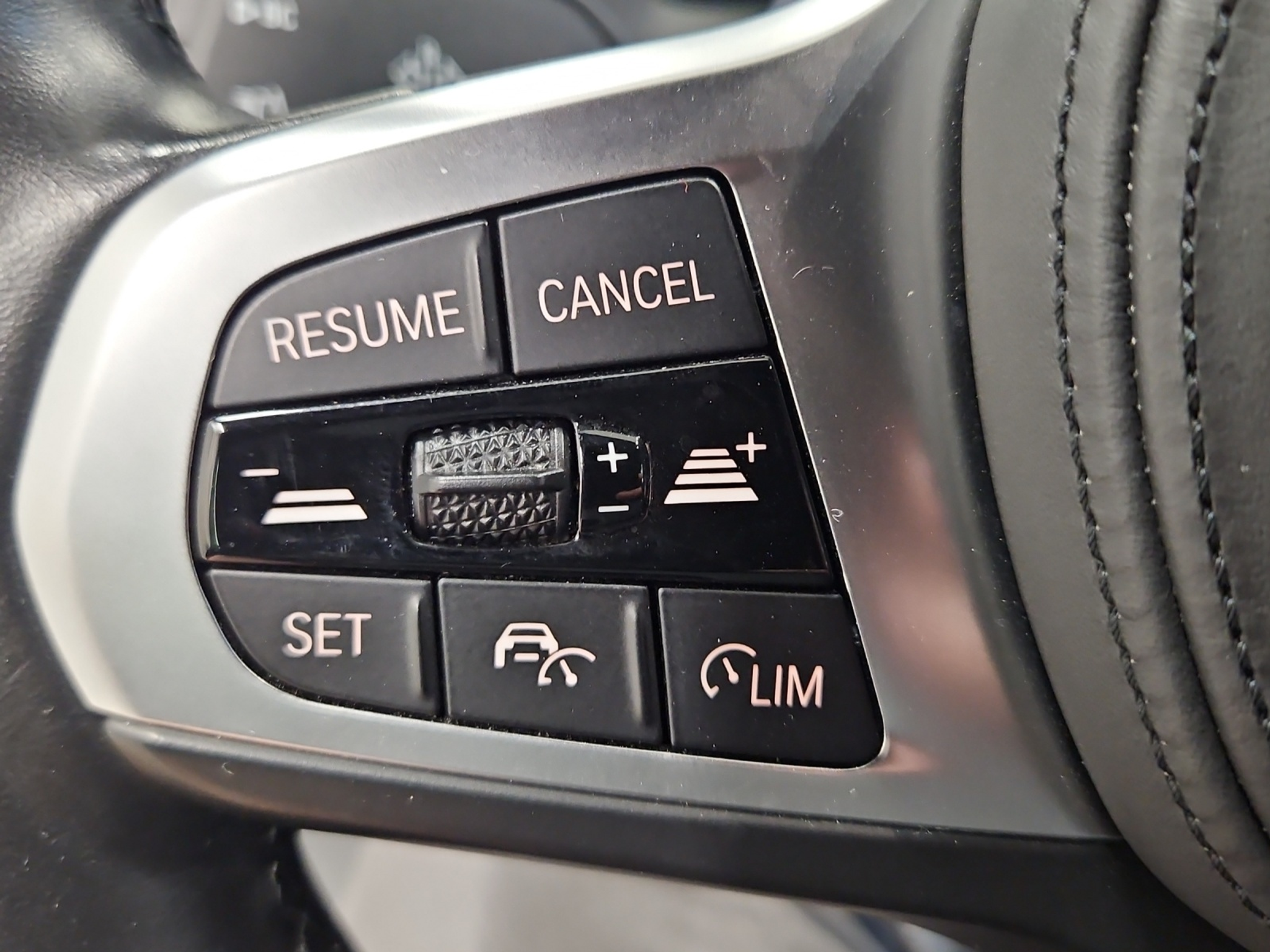 listing desktop thumbnail image 15