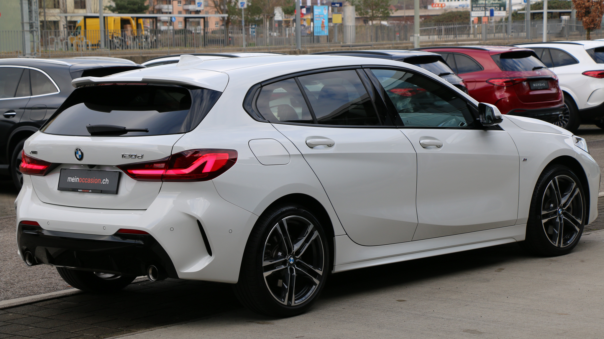 listing desktop thumbnail image 5