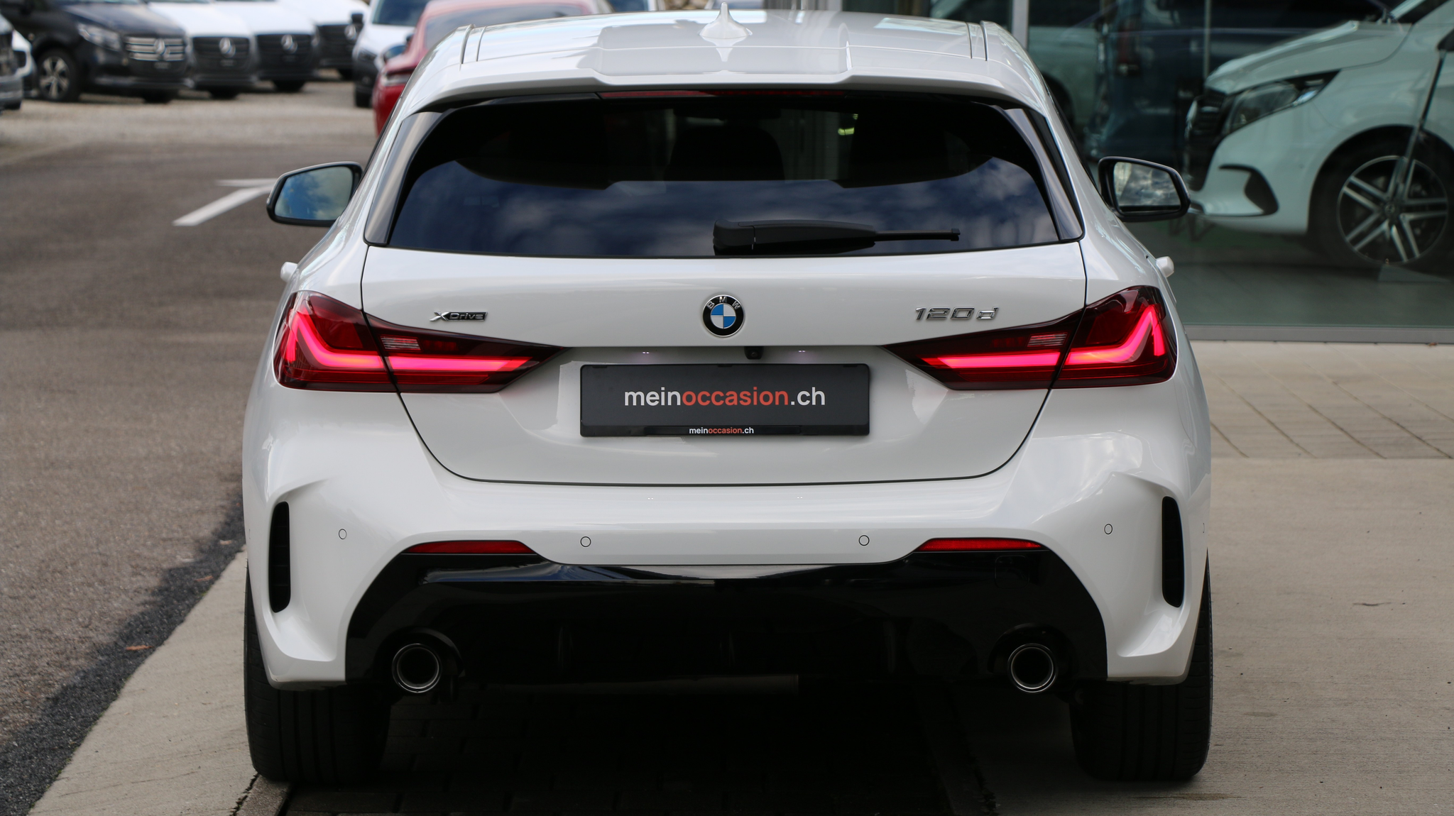 listing desktop thumbnail image 4