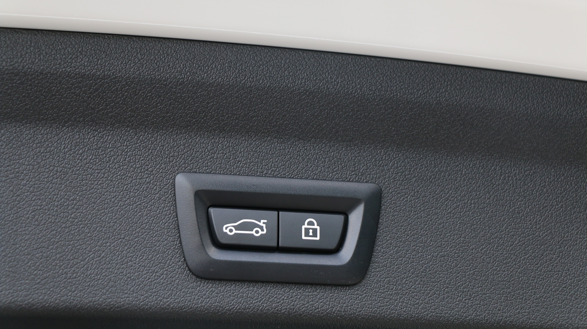 listing desktop thumbnail image 17